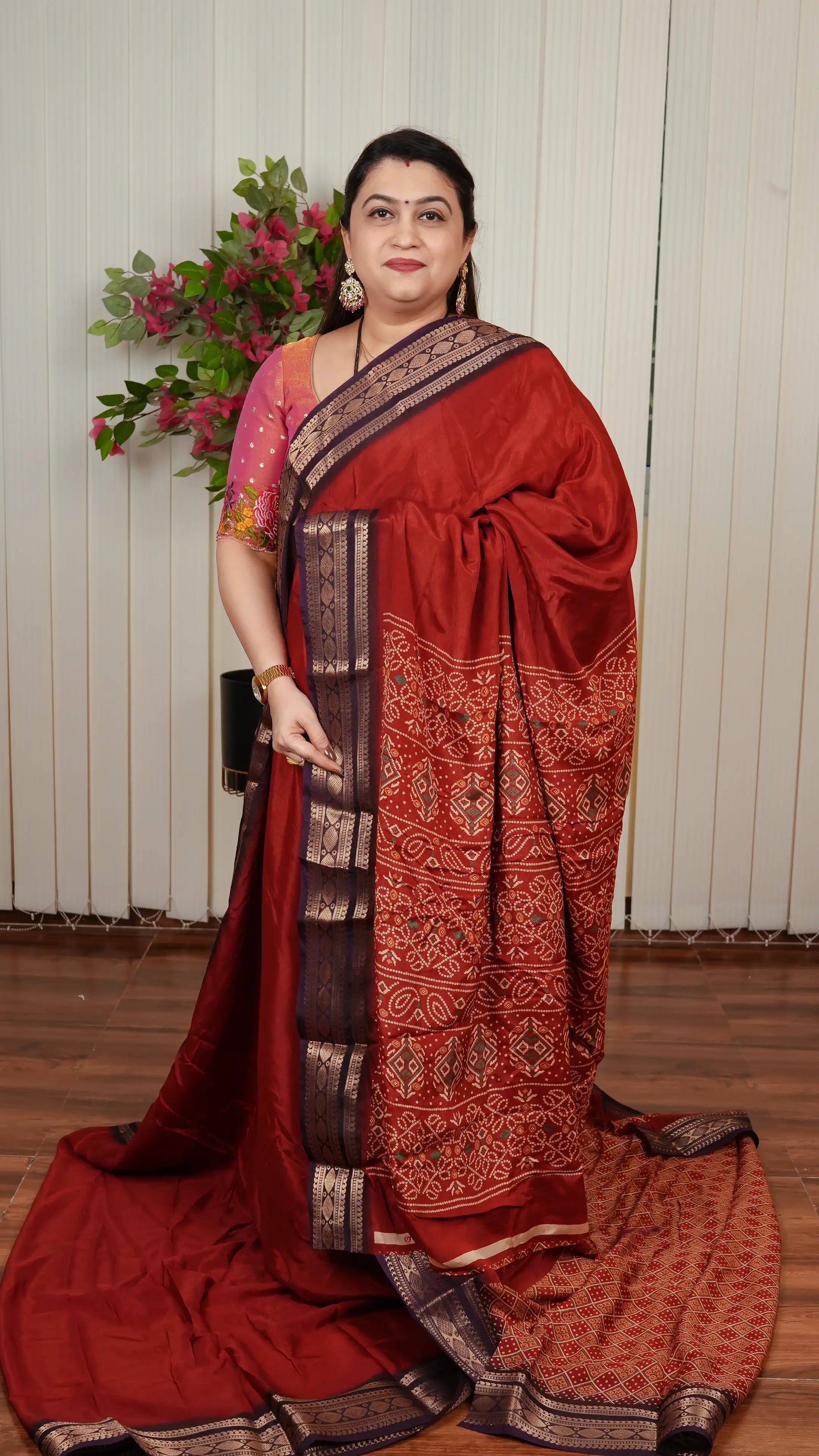 Semi Dola With Bandhini Print Pallu And Contrast Zari Border