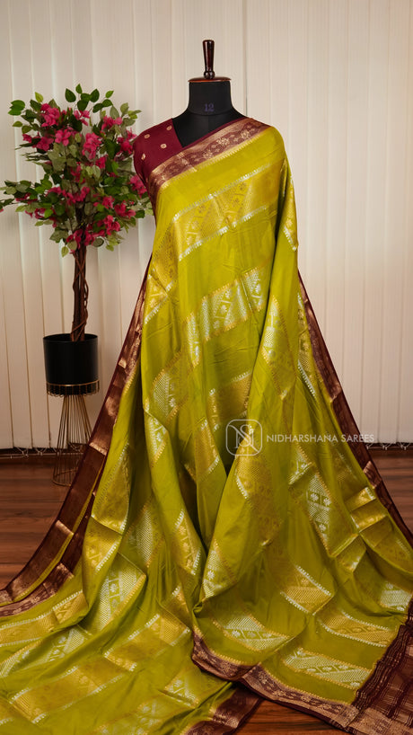 Semi Crepe Silk Saree With Silver And Gold Zari Concept