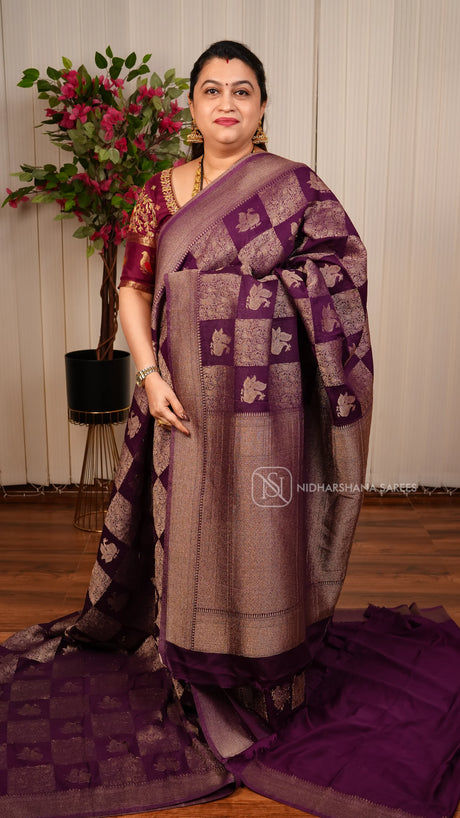 Crepe Georgette Saree With Zari Box Pattern And Peacock Motif And Zari Border