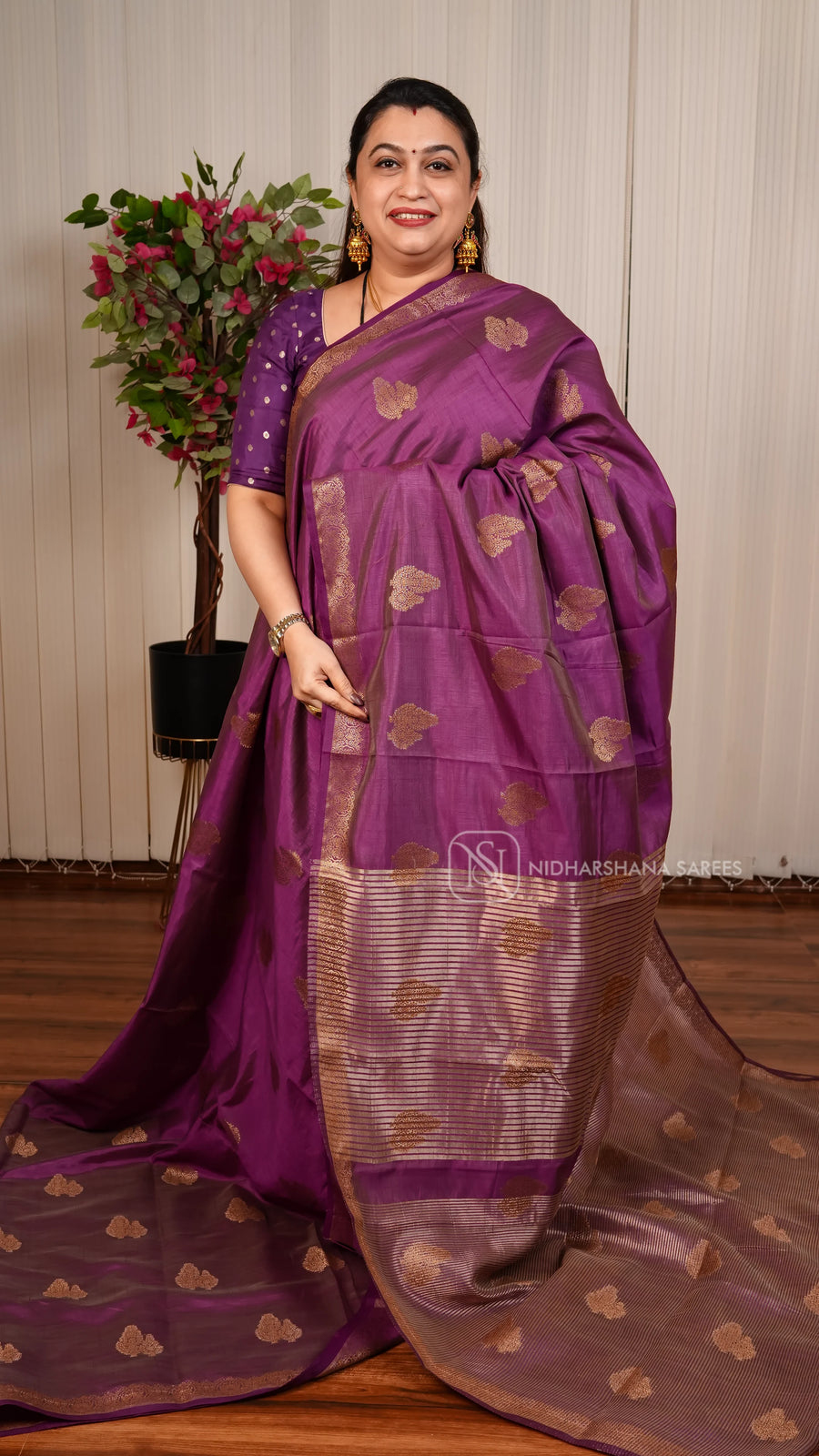 Semi Tussar Saree With Floral Antic Zari Butta And Antic Zari Border