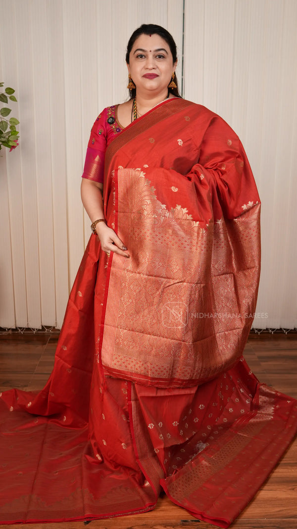 Semi Tussar Silk Saree With Mango Motif Butta And Turning Border Concept