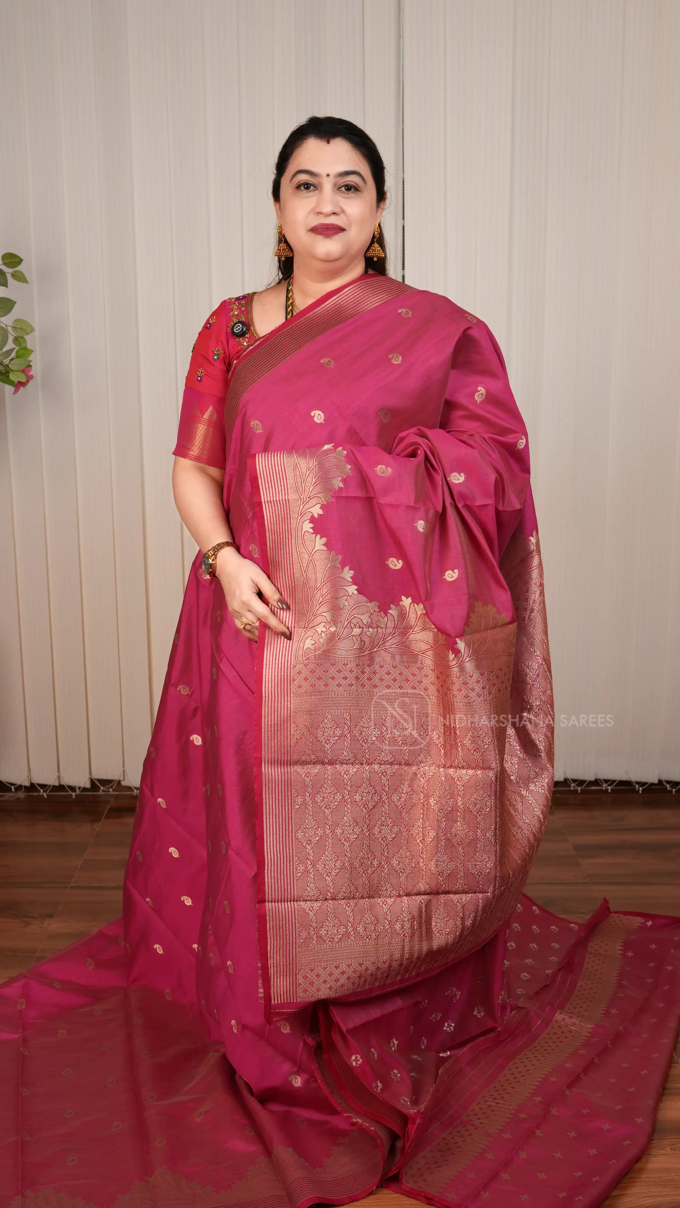 Semi Tussar Silk Saree With Mango Motif Butta And Turning Border Concept