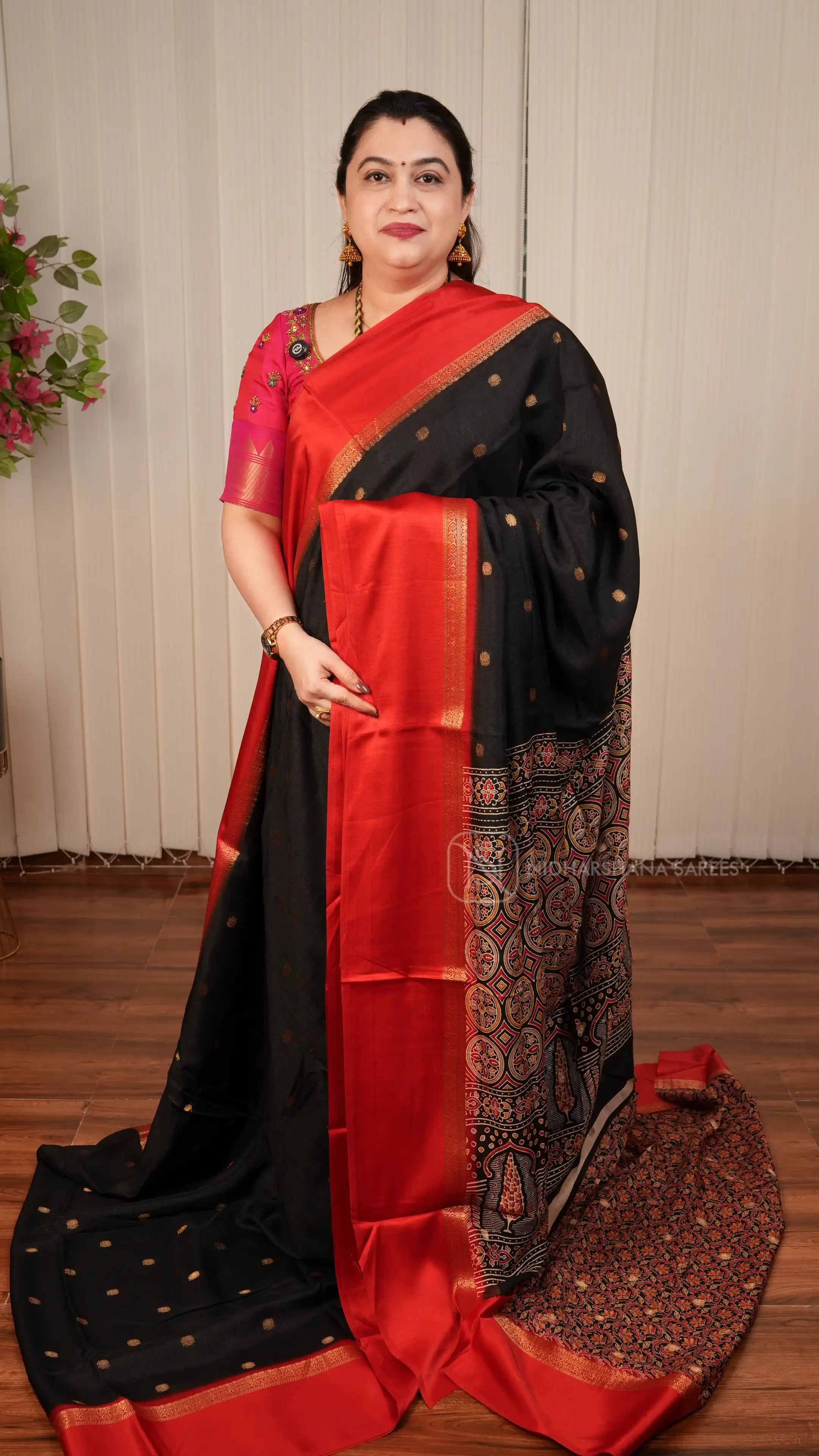 Semi Tussar Georgette Saree With Zari Butta And Satin Border