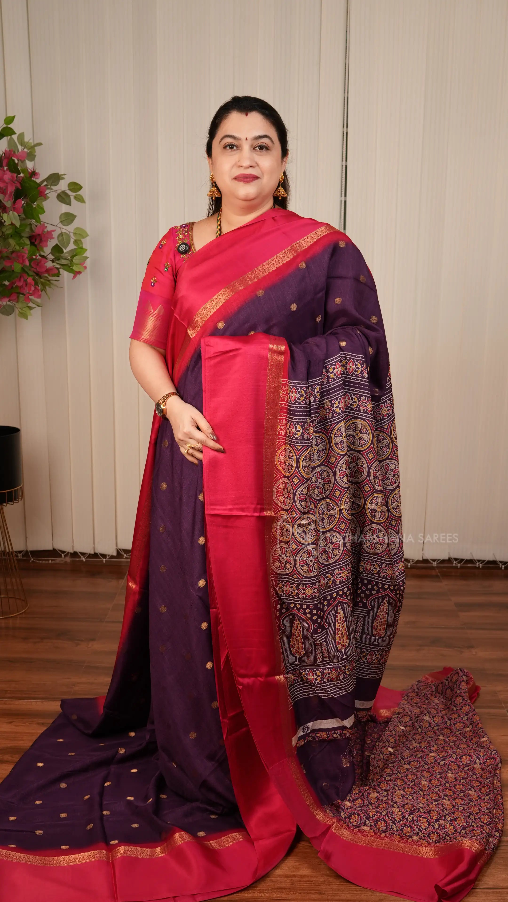 Semi Tussar Georgette Saree With Zari Butta And Satin Border