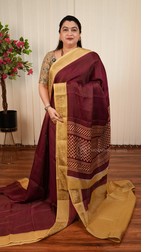 Semi Crepe Georegette With Zari Lines And Contrast Border