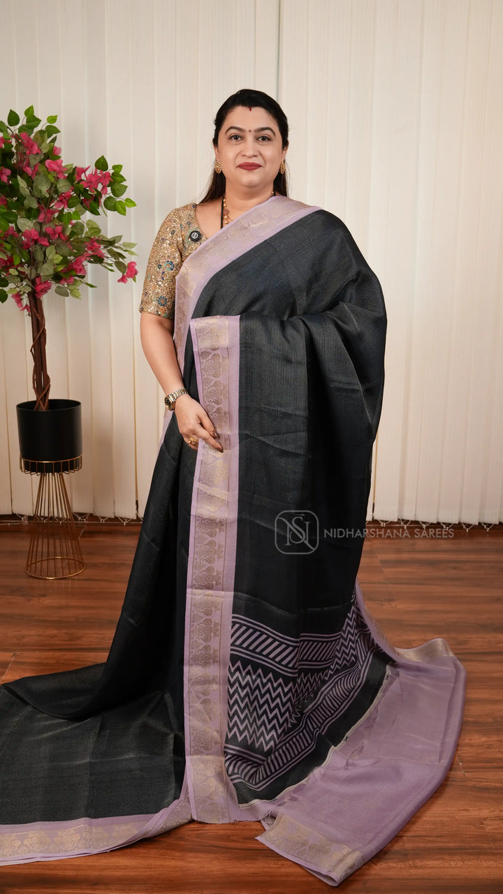 Semi Crepe Georegette With Zari Lines And Contrast Border