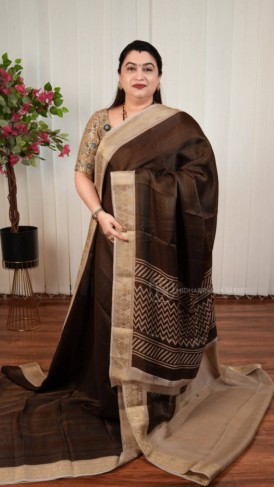 Semi Crepe Georegette With Zari Lines And Contrast Border