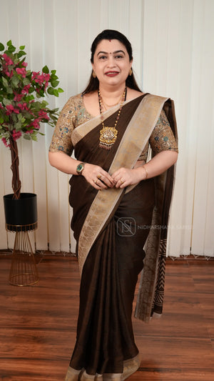 Semi Crepe Georegette With Zari Lines And Contrast Border