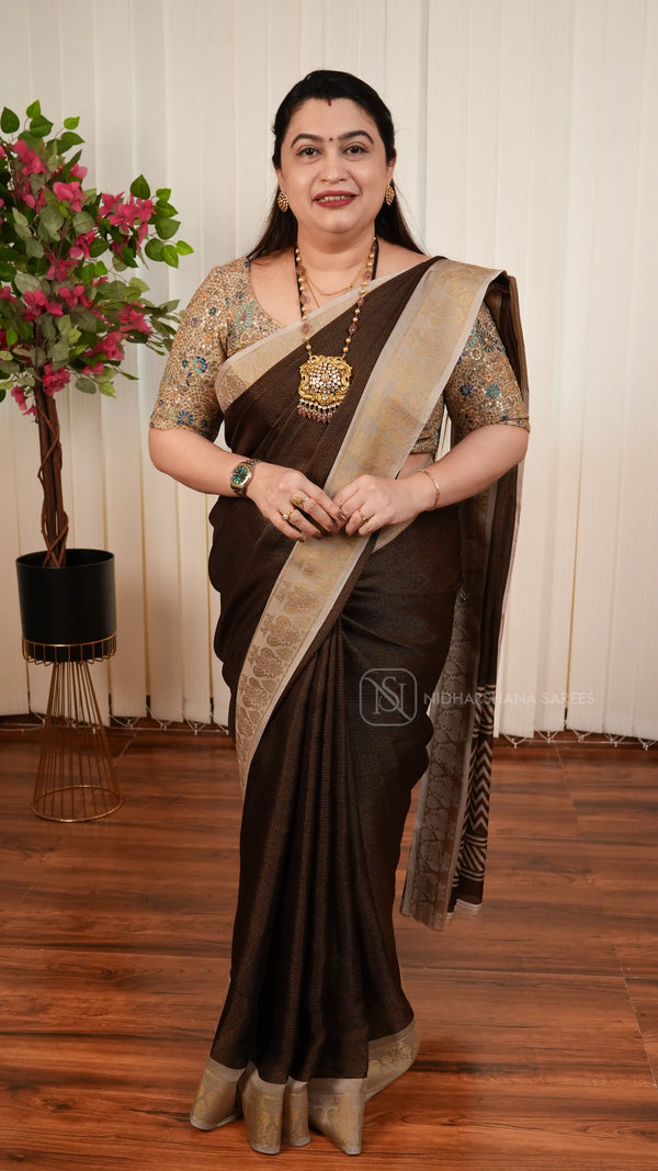 Semi Crepe Georegette With Zari Lines And Contrast Border