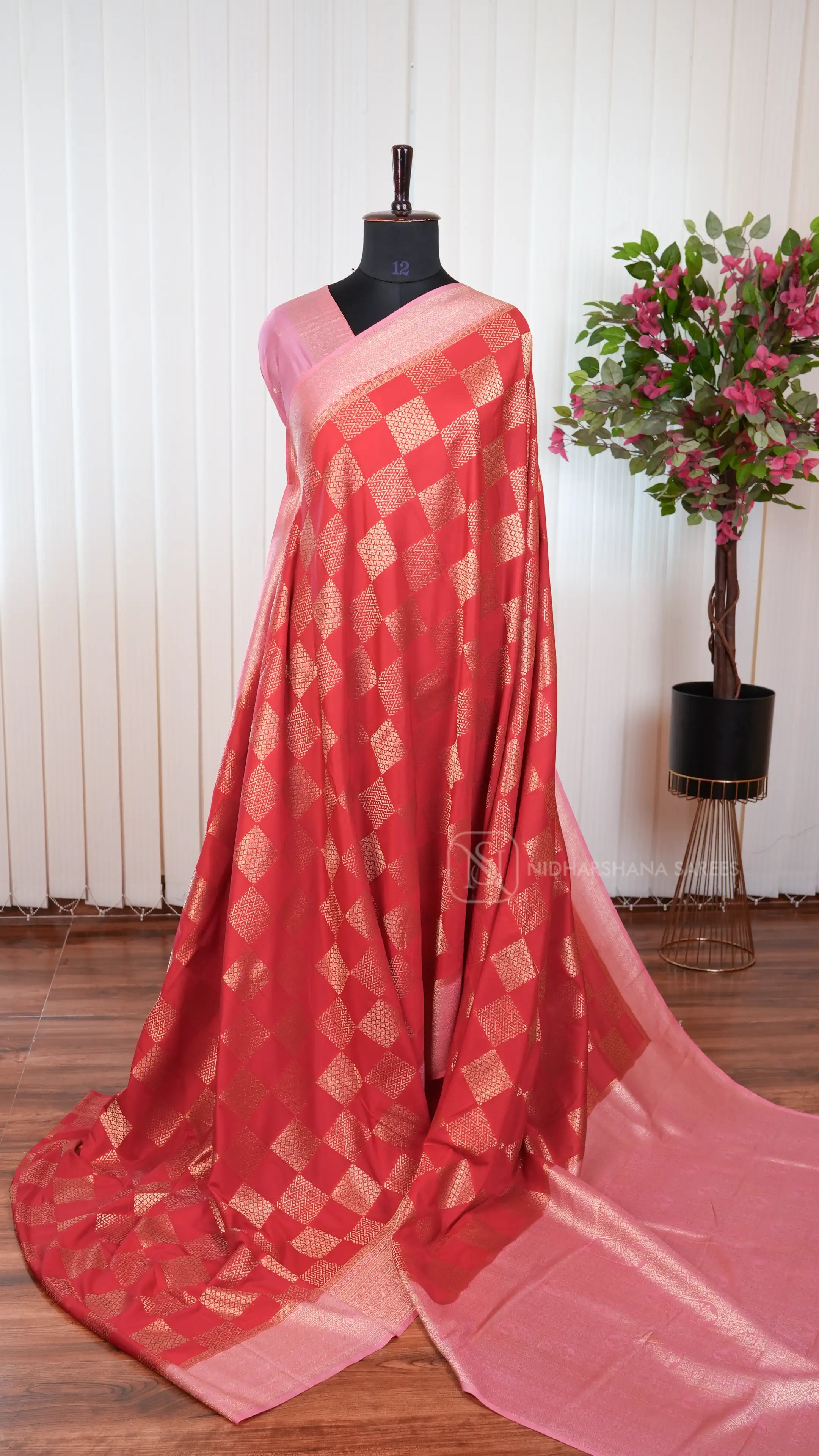 Premium Crepe Silk Saree With Zari Woven Box Pattern And Contrast Border