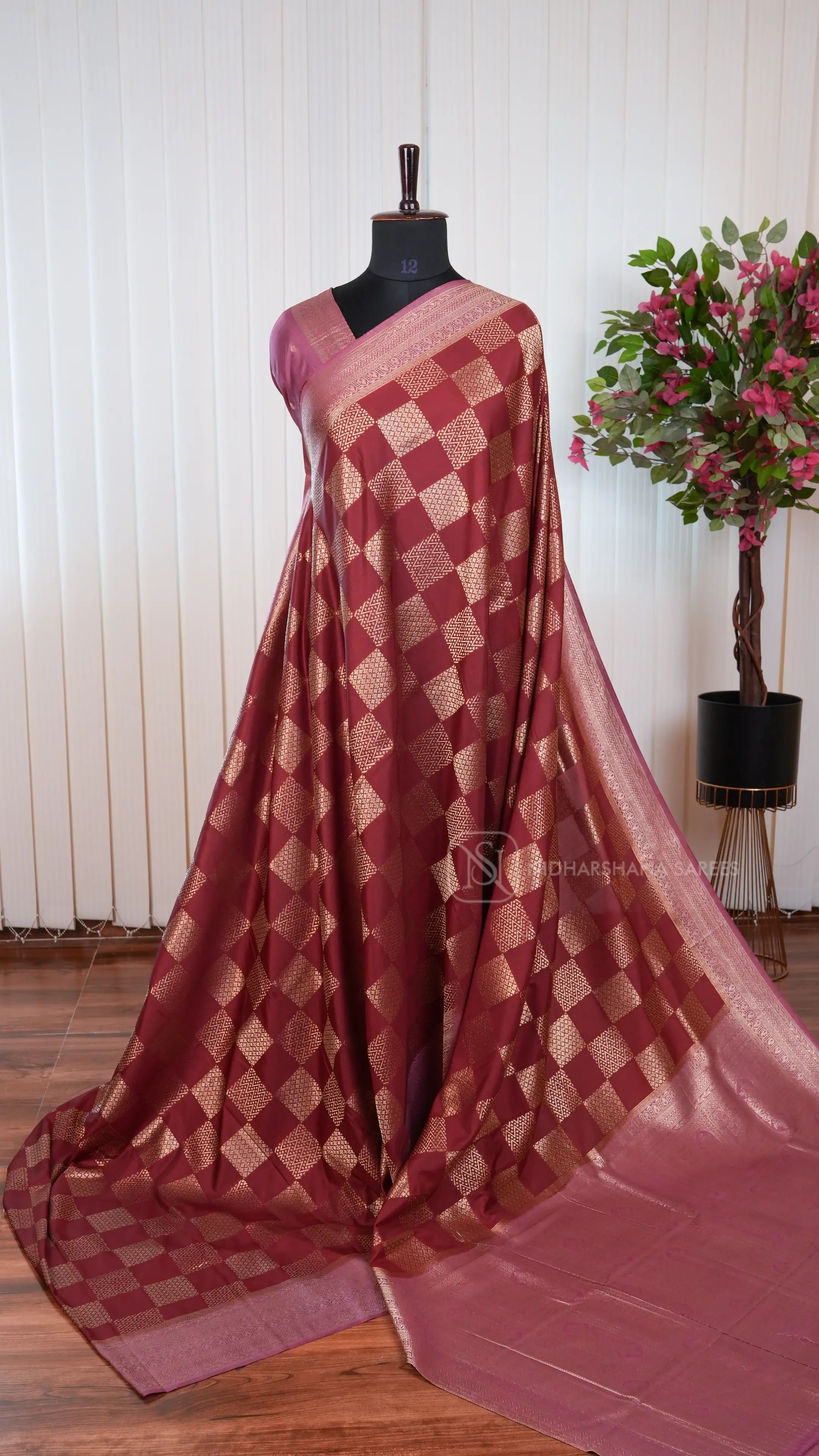 Premium Crepe Silk Saree With Zari Woven Box Pattern And Contrast Border