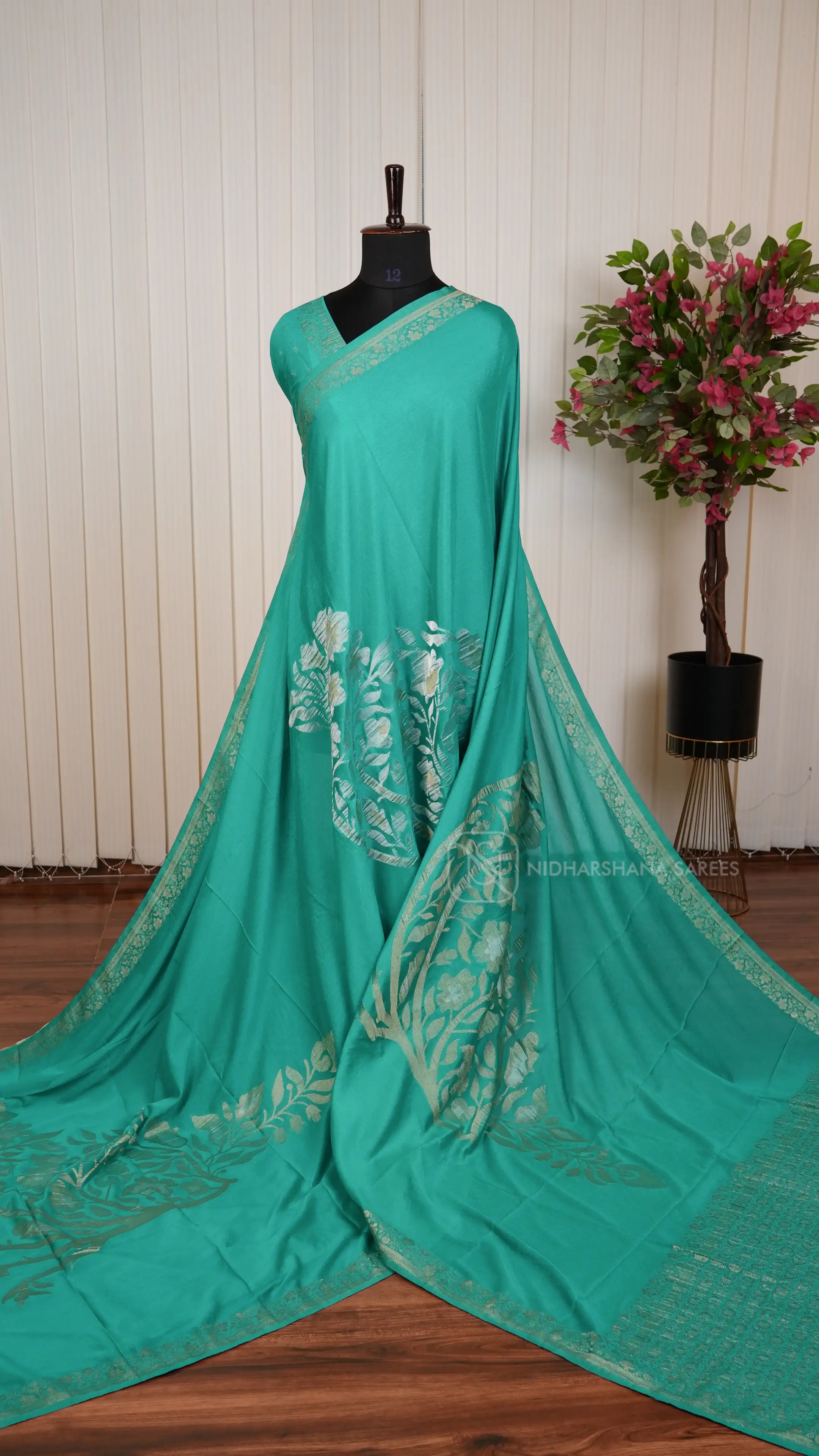 Banarasi Crepe Saree With Big Butta And Floral Zari Border