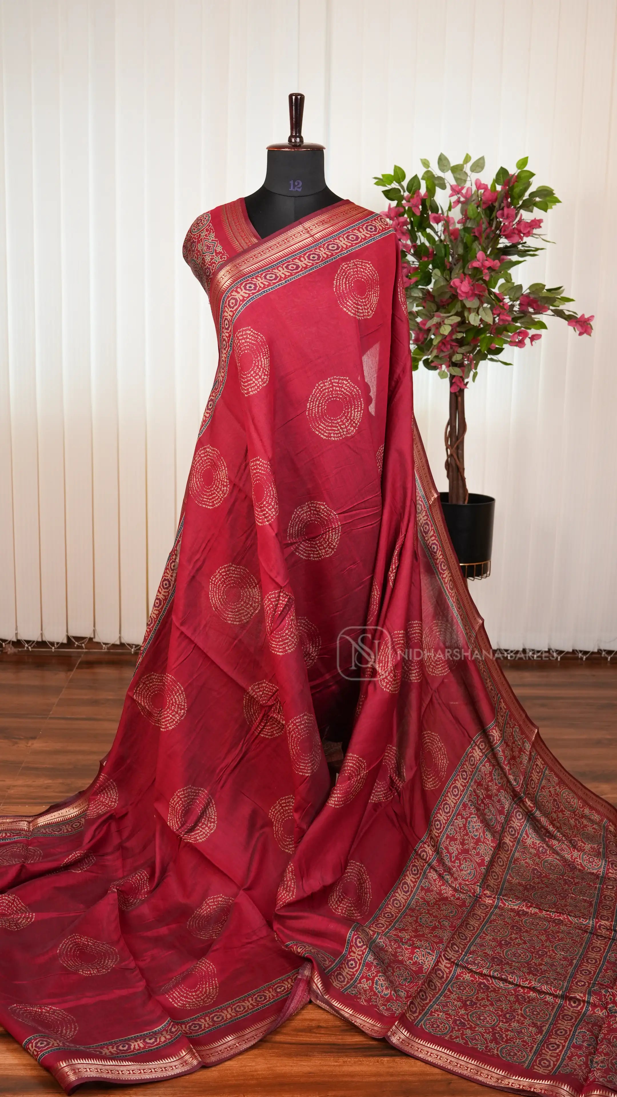 Viscose Cotton With Circular Digital Print Butta And Zari Border