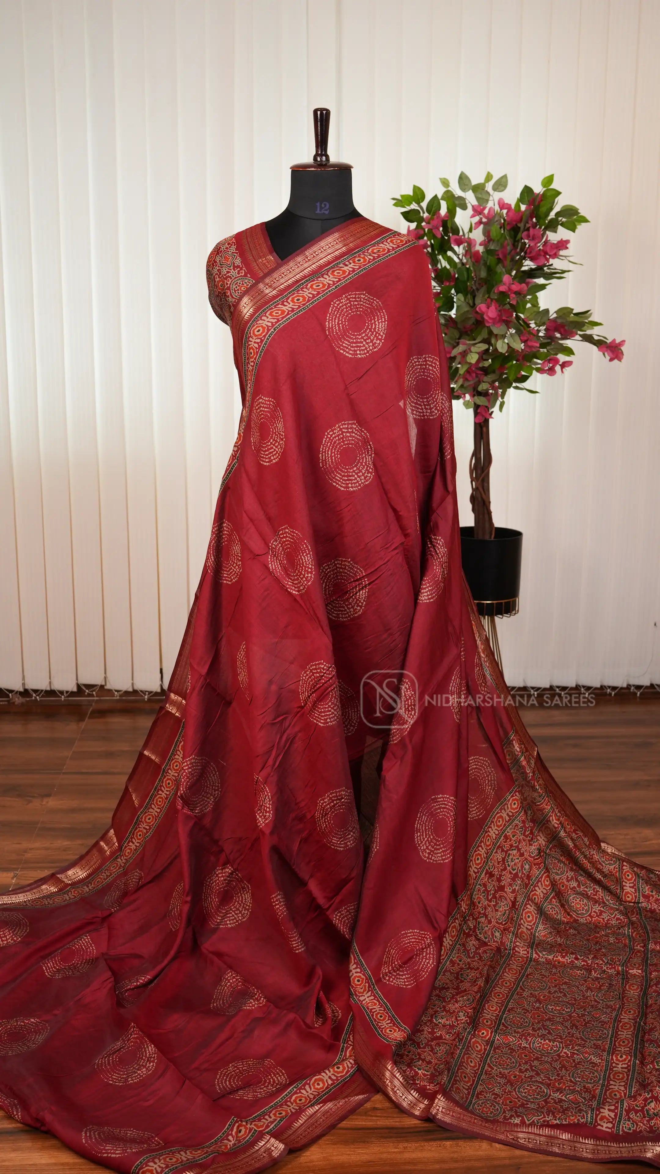 Viscose Cotton With Circular Digital Print Butta And Zari Border
