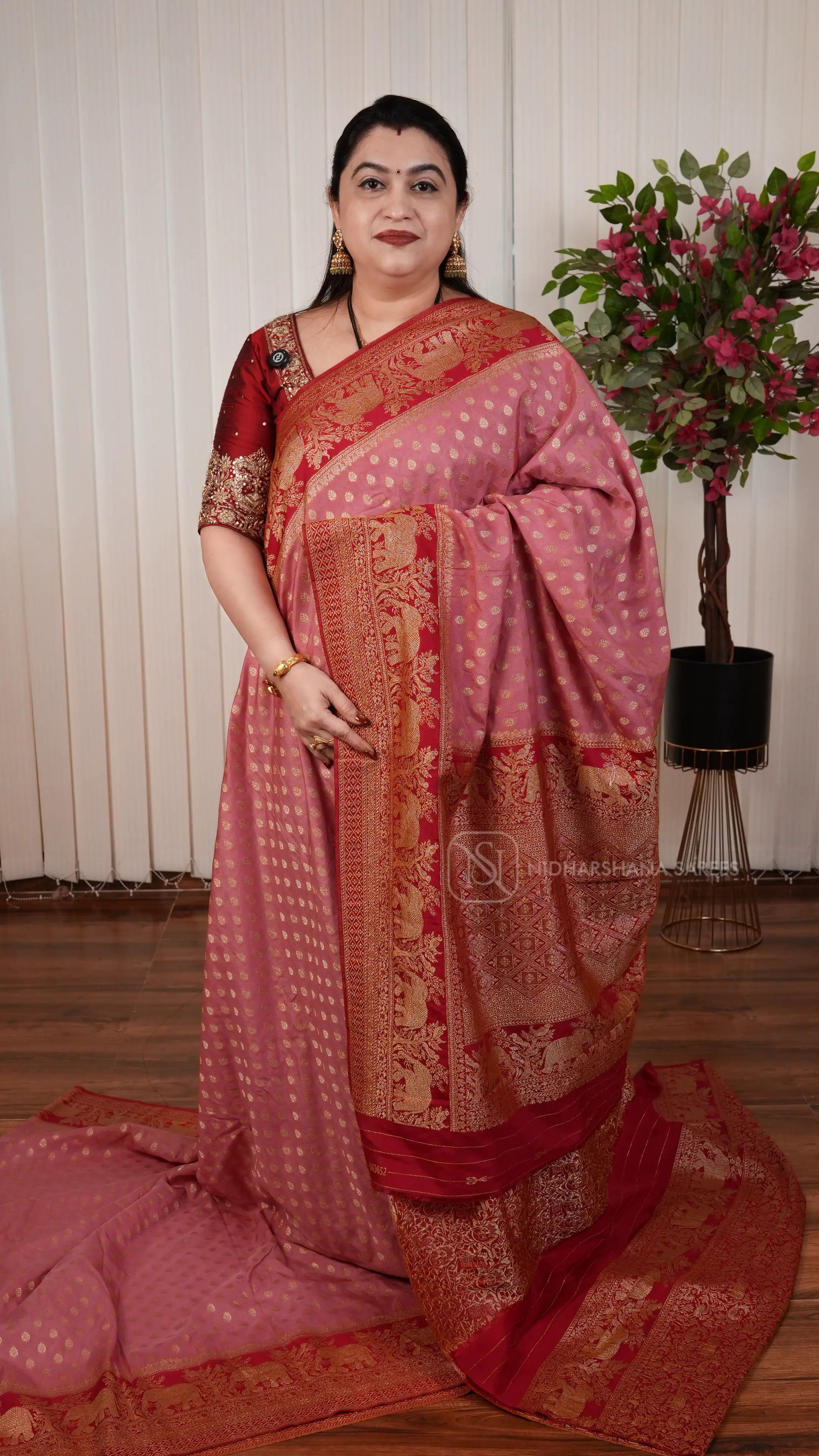 Semi Georgette Saree With Zari Butta And Elephant Weaving Contrast Border