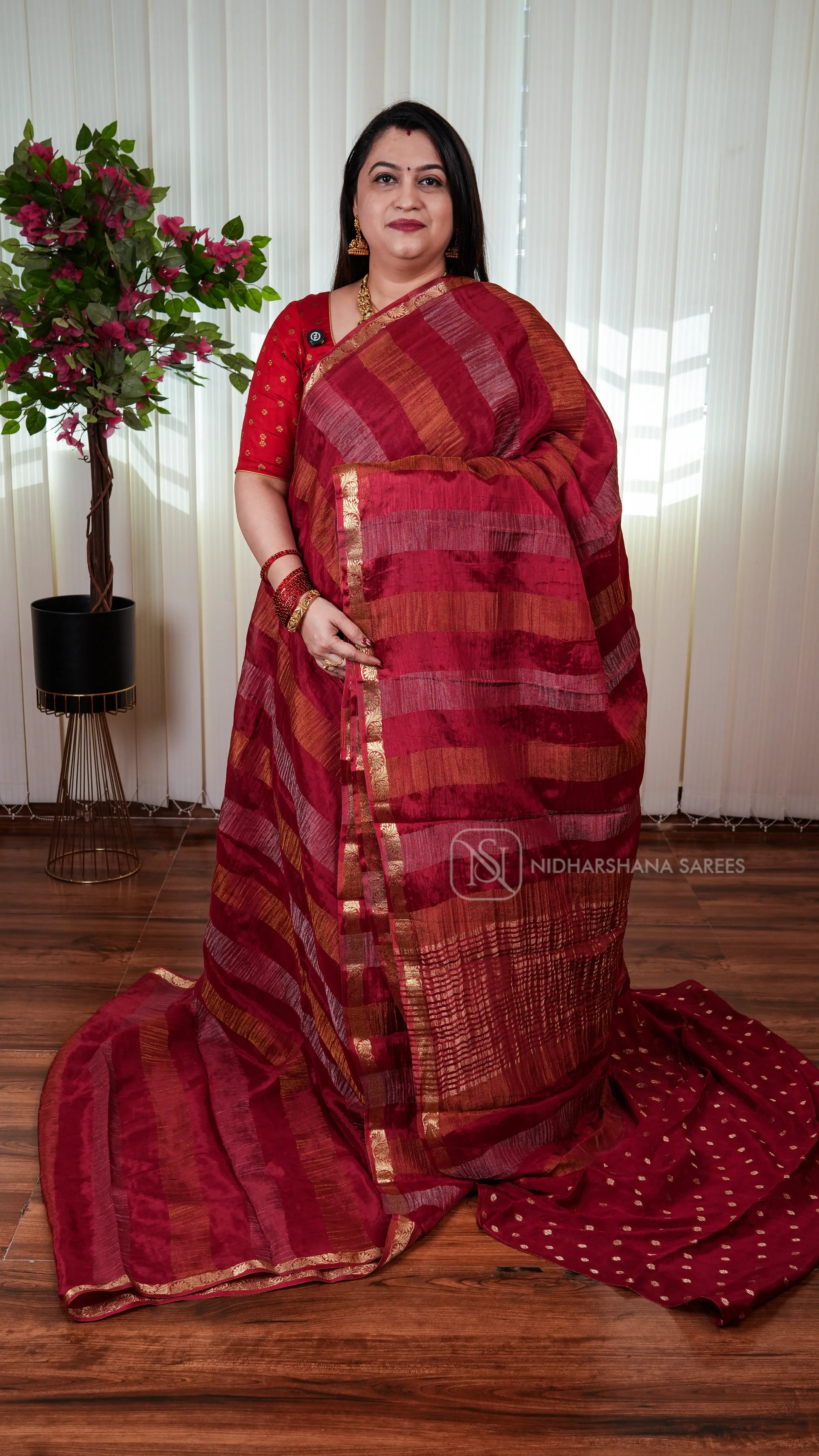 Premium Crepe Silk Saree With Crushed Concept And Chit Zari Border