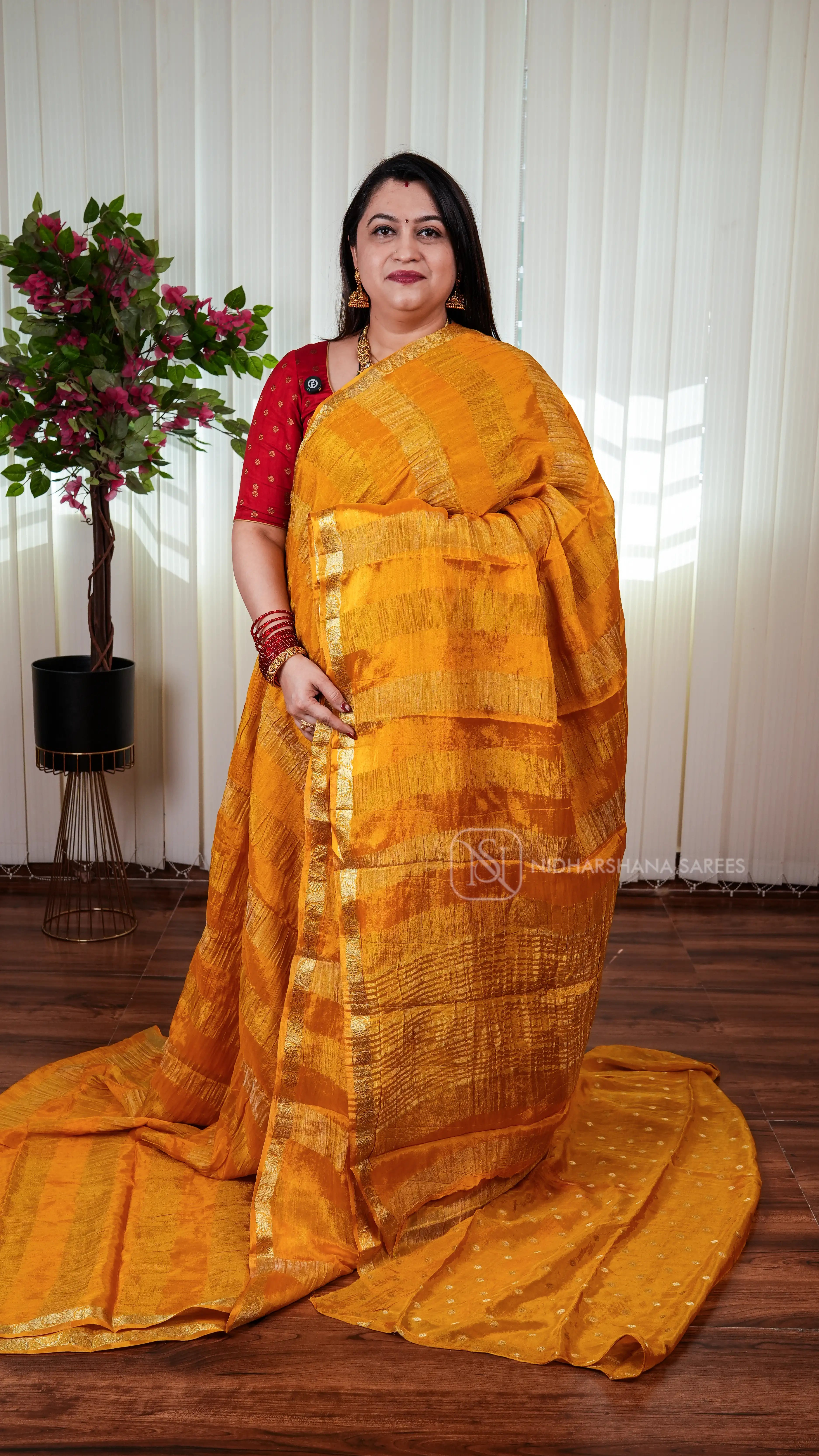 Premium Crepe Silk Saree With Crushed Concept And Chit Zari Border