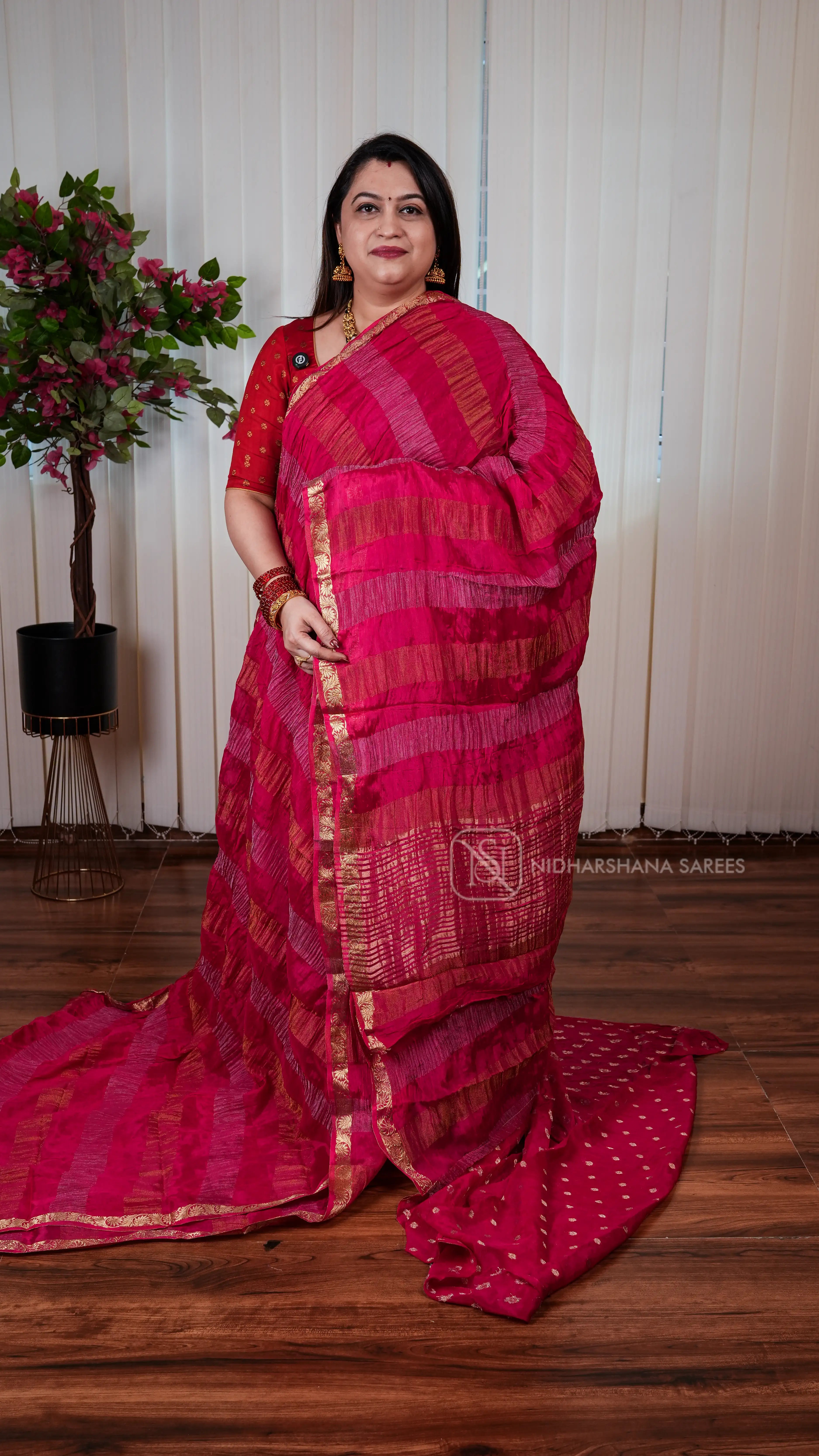 Premium Crepe Silk Saree With Crushed Concept And Chit Zari Border