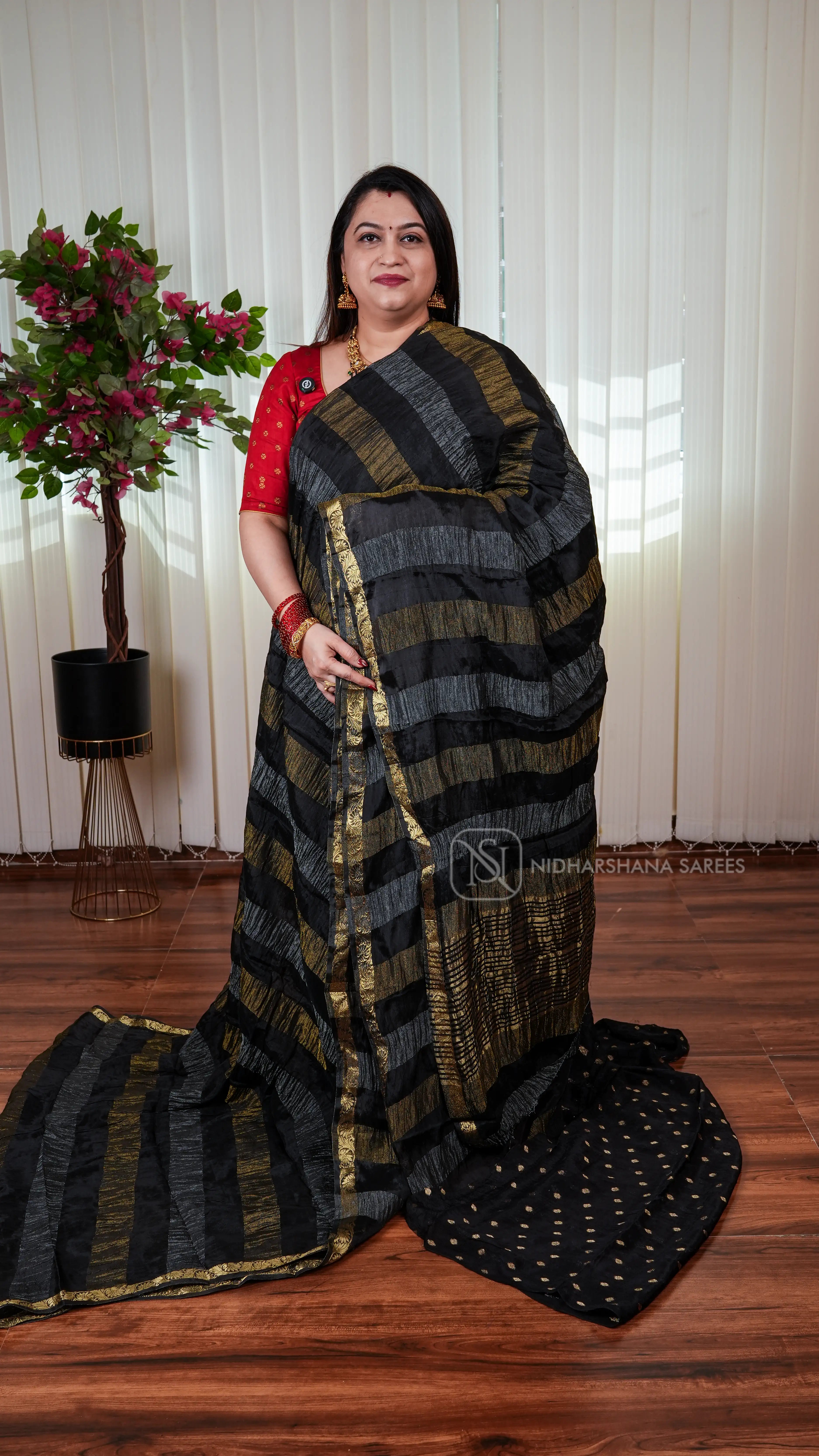 Premium Crepe Silk Saree With Crushed Concept And Chit Zari Border
