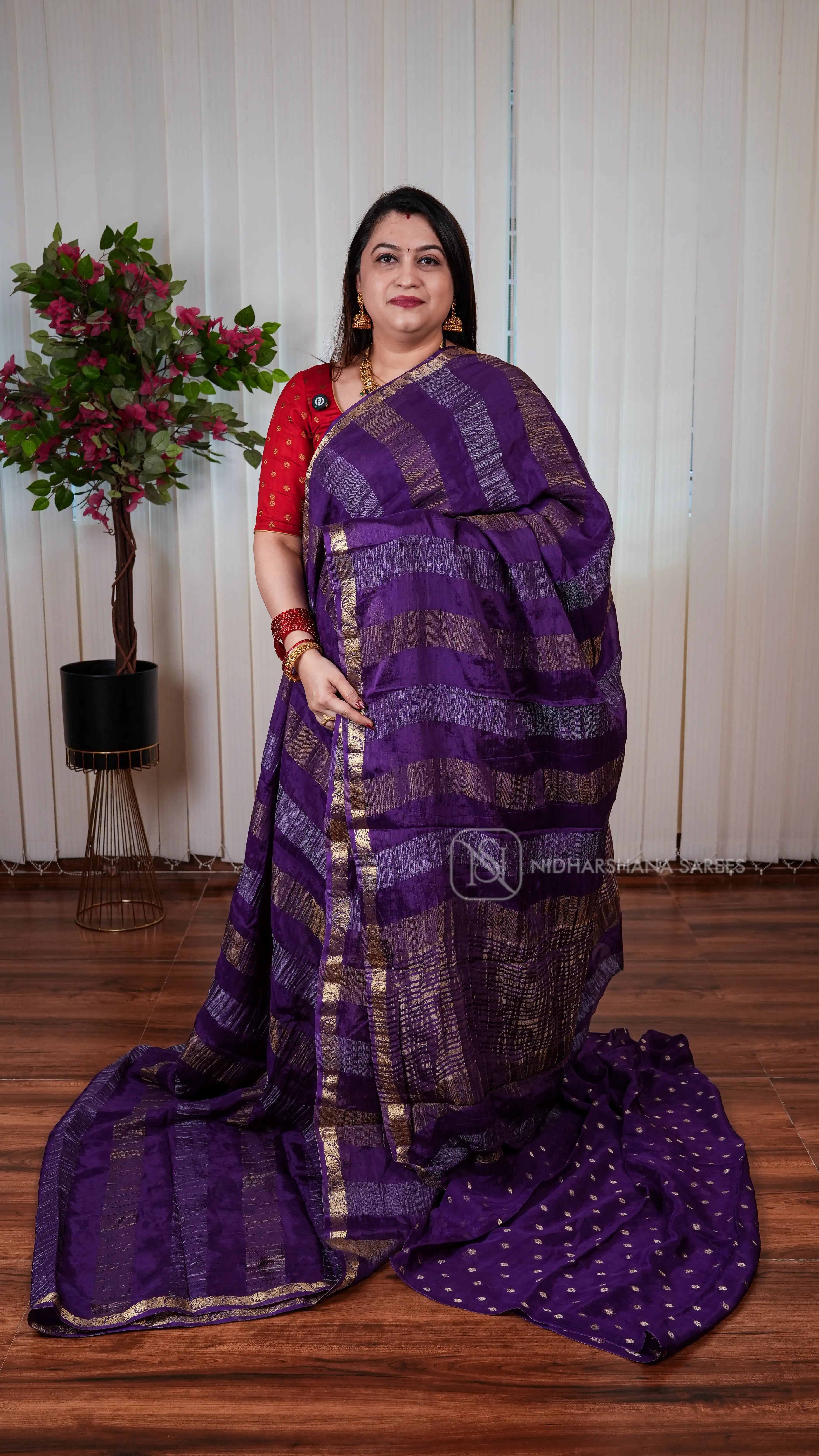 Premium Crepe Silk Saree With Crushed Concept And Chit Zari Border