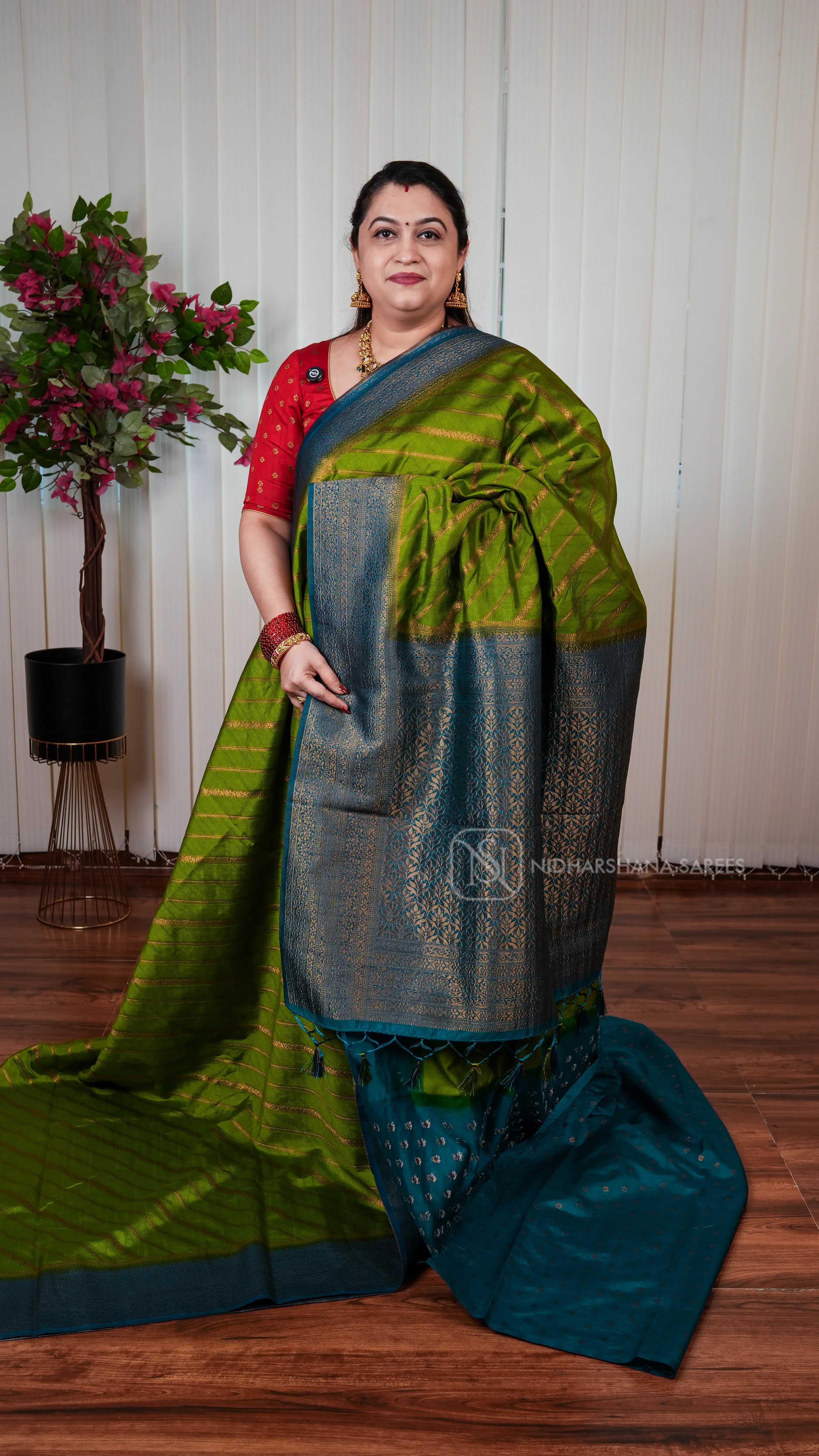 Kathan Silk Saree With Antic Zari Lehariya Concept And Contrast Border