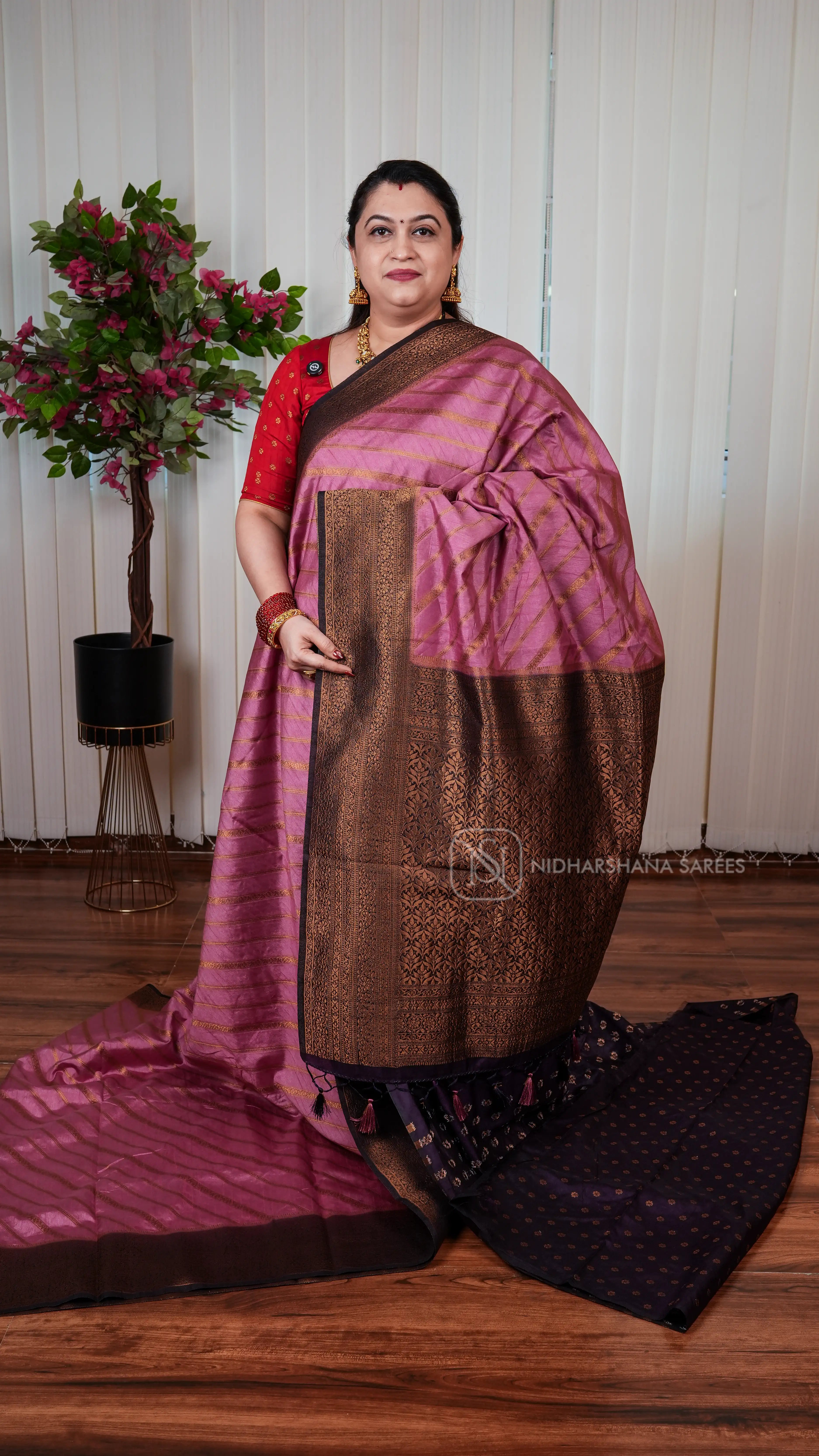 Kathan Silk Saree With Antic Zari Lehariya Concept And Contrast Border
