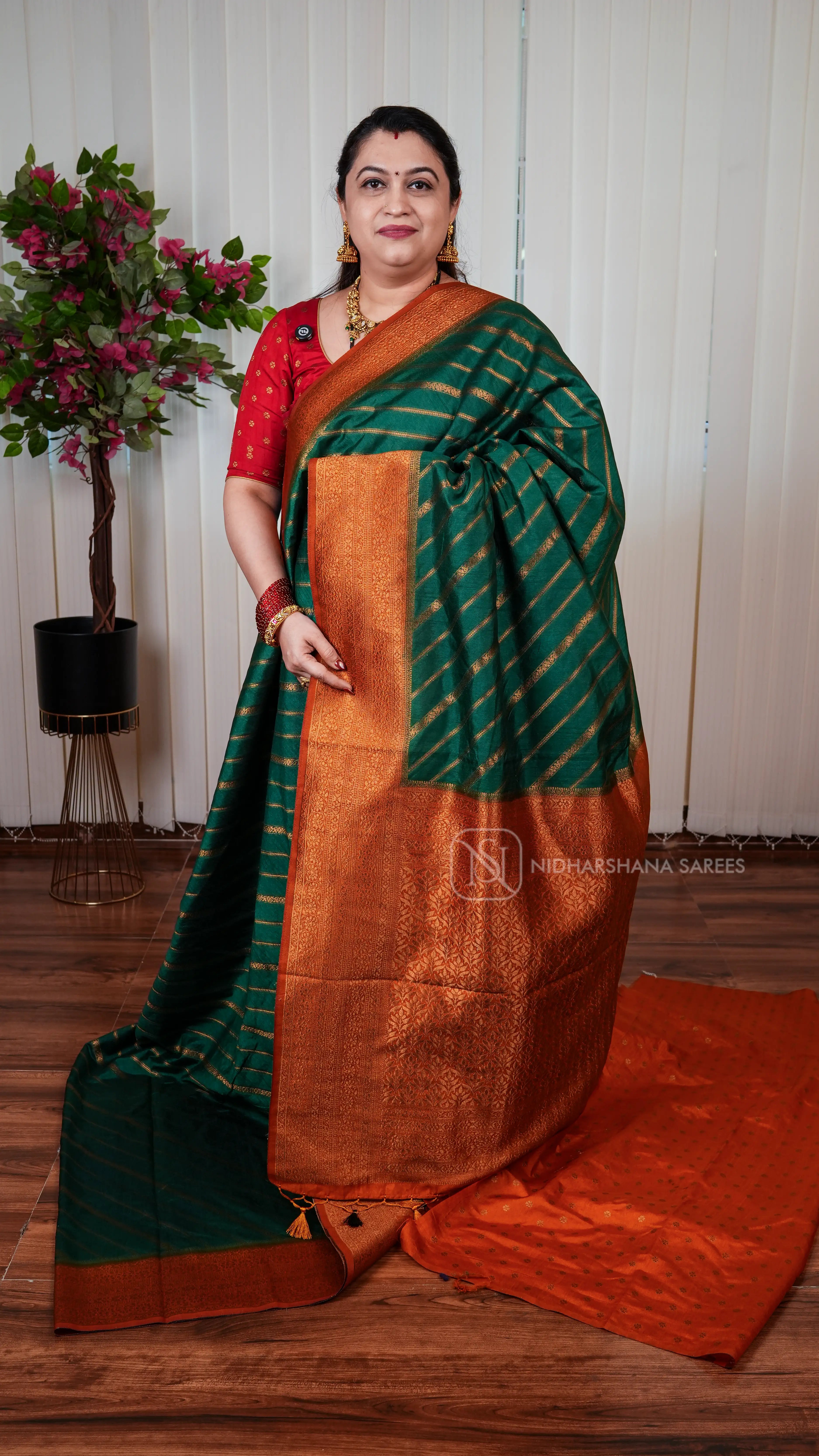 Kathan Silk Saree With Antic Zari Lehariya Concept And Contrast Border