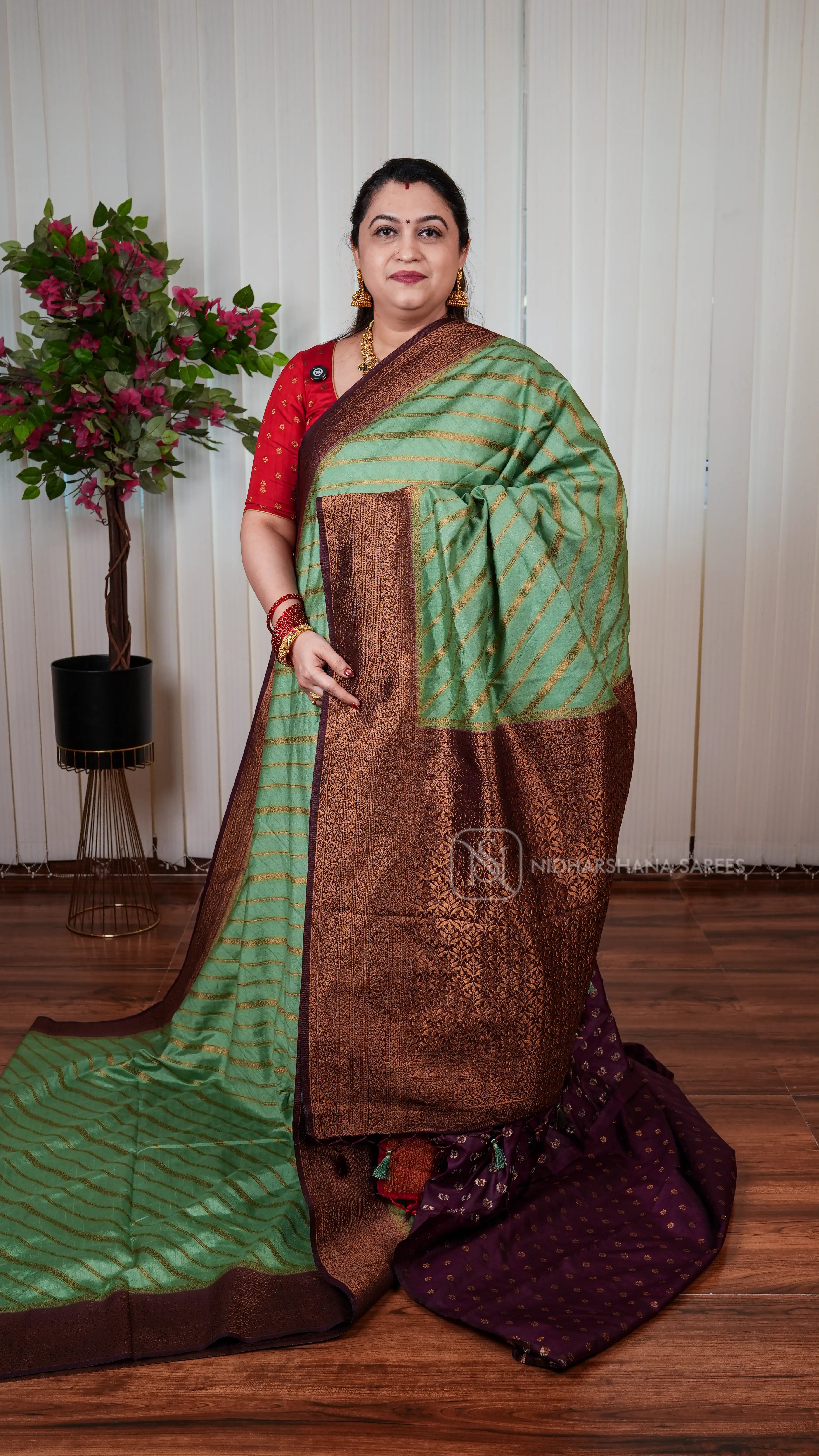 Kathan Silk Saree With Antic Zari Lehariya Concept And Contrast Border
