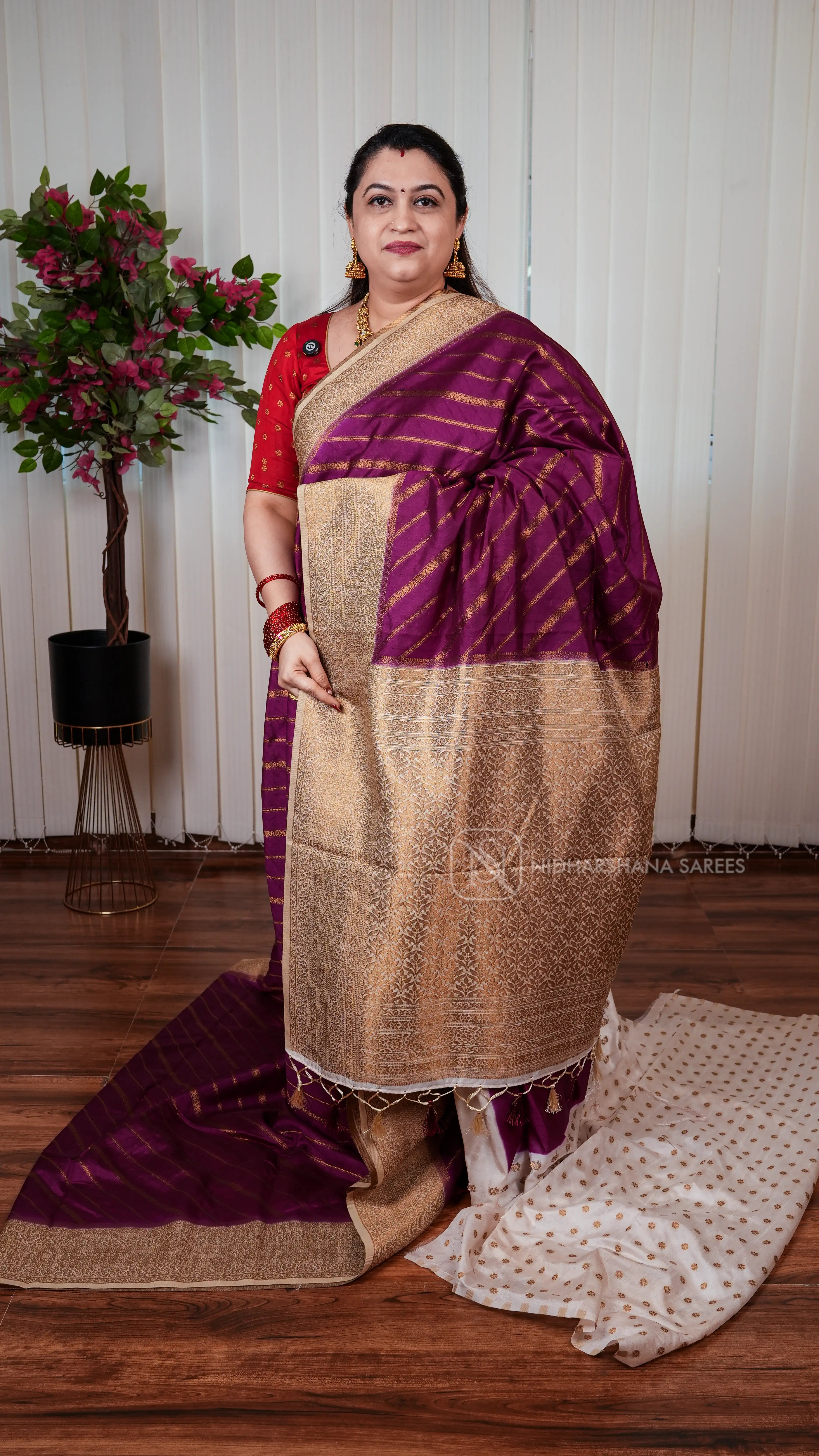 Kathan Silk Saree With Antic Zari Lehariya Concept And Contrast Border