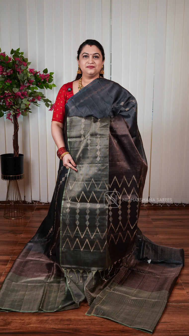 Pure Kanchipuram Silk Saree With Tissue Concept