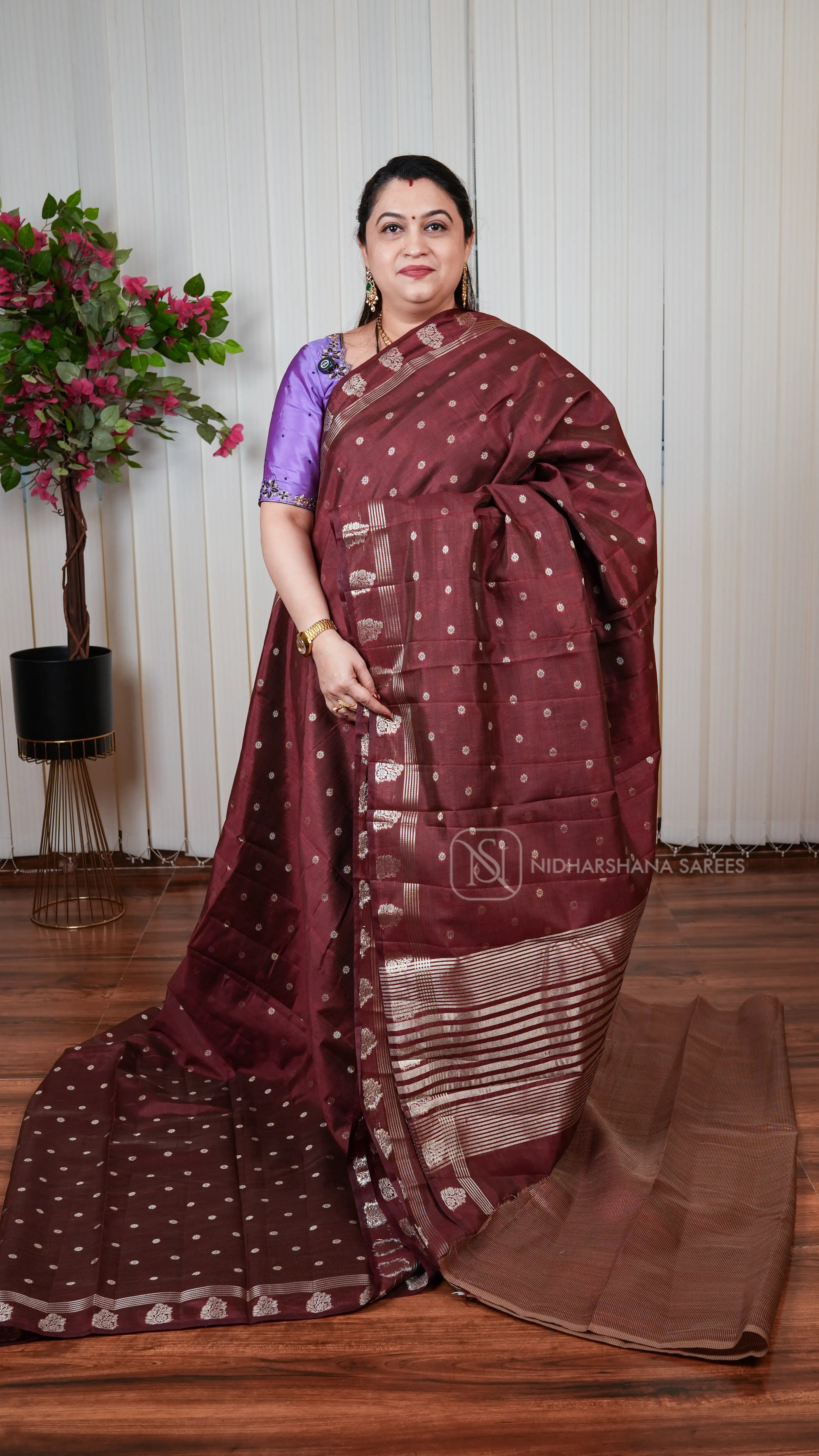 Semi Tussar With Floral Zari Butta And Floral Zari Border