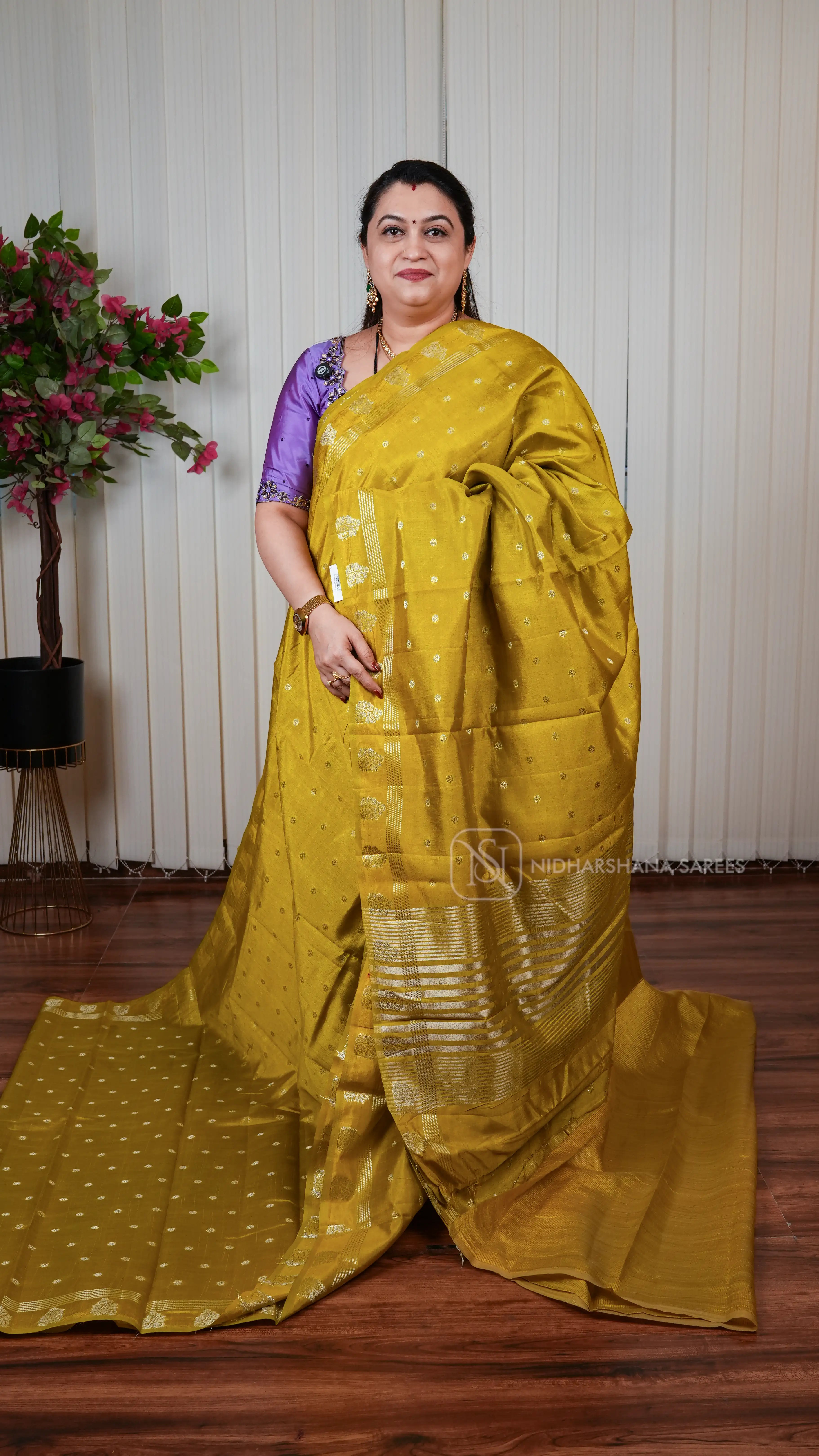 Semi Tussar With Floral Zari Butta And Floral Zari Border