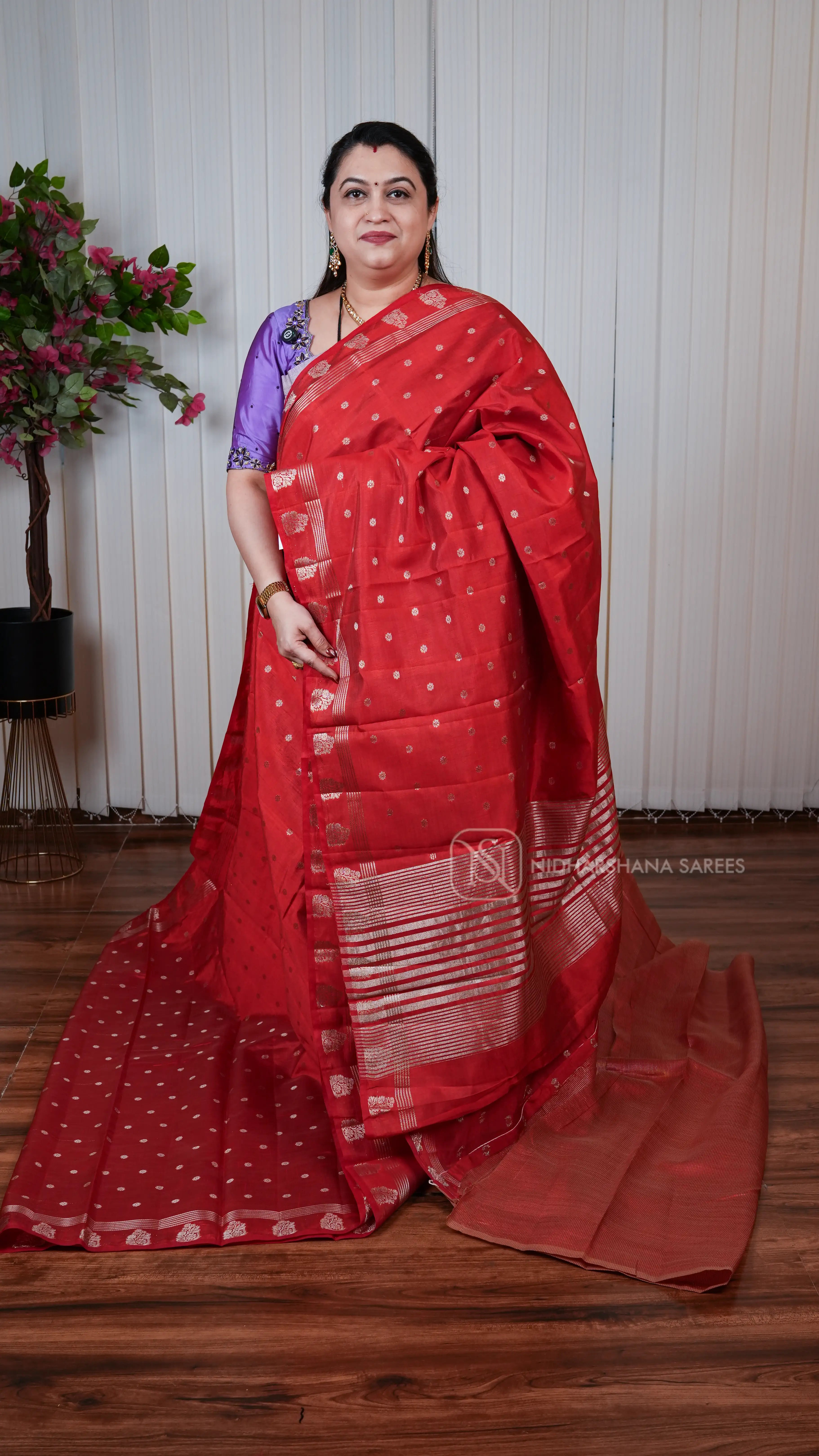Semi Tussar With Floral Zari Butta And Floral Zari Border