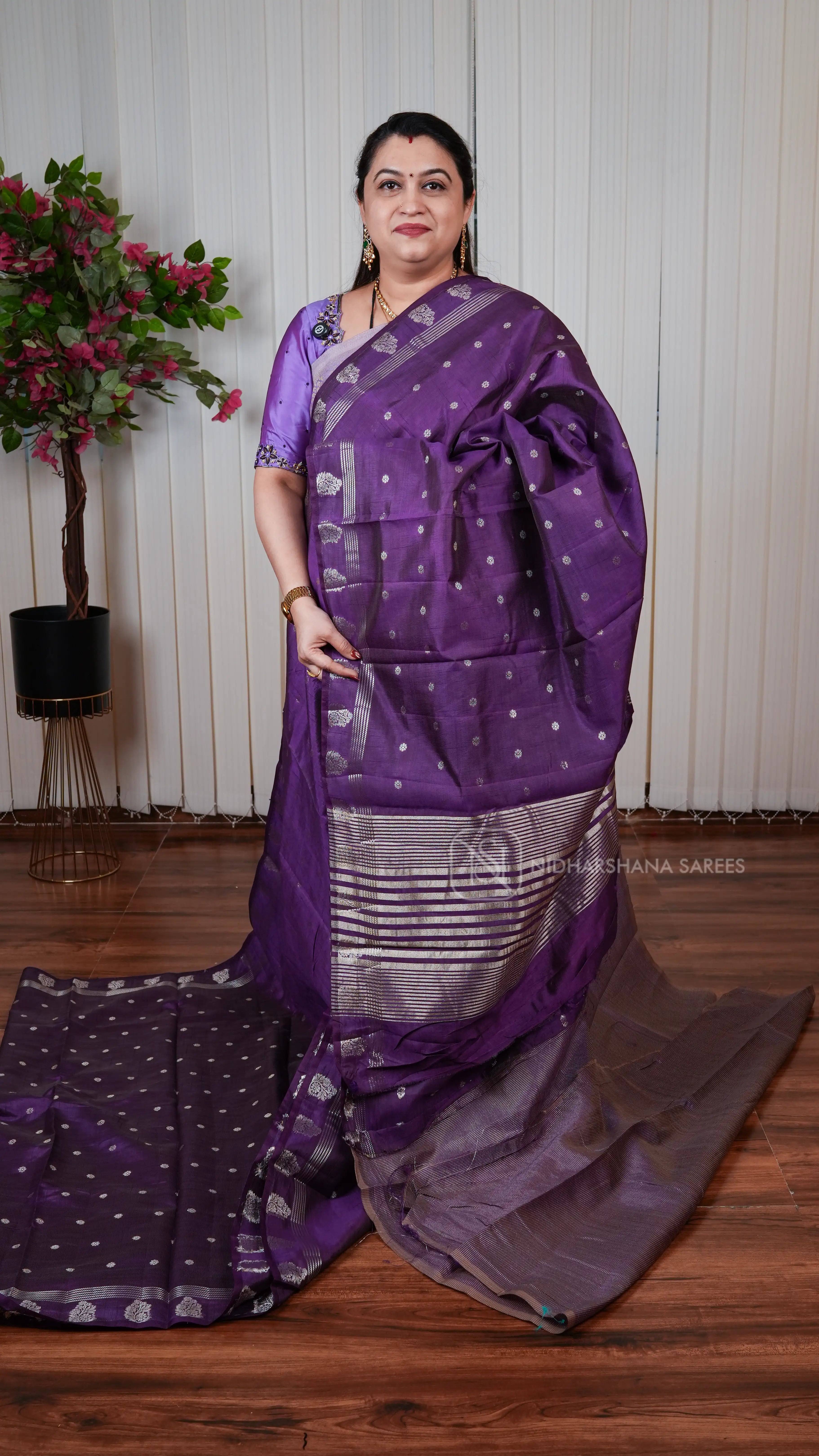 Semi Tussar With Floral Zari Butta And Floral Zari Border