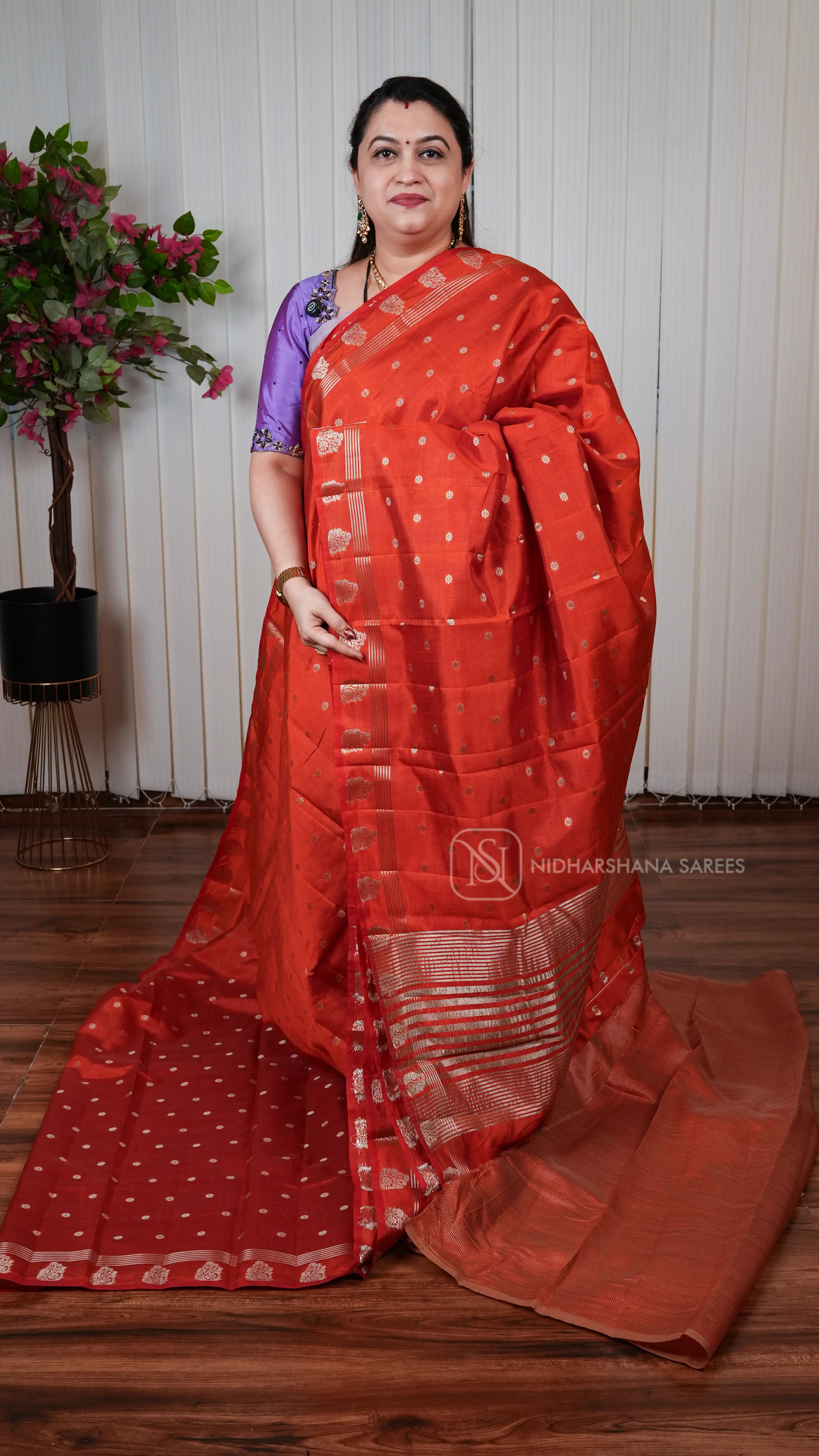 Semi Tussar With Floral Zari Butta And Floral Zari Border