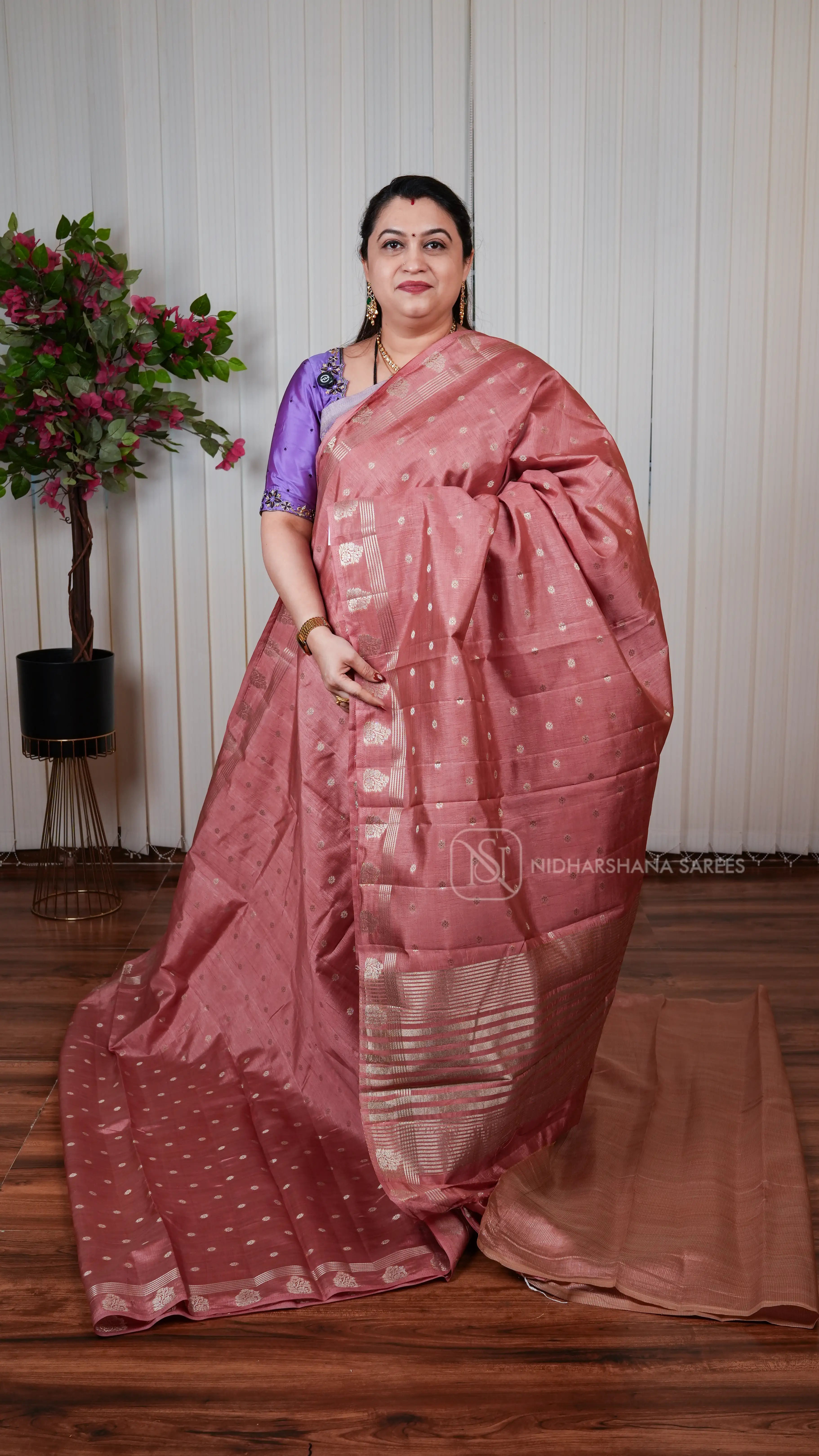 Semi Tussar With Floral Zari Butta And Floral Zari Border