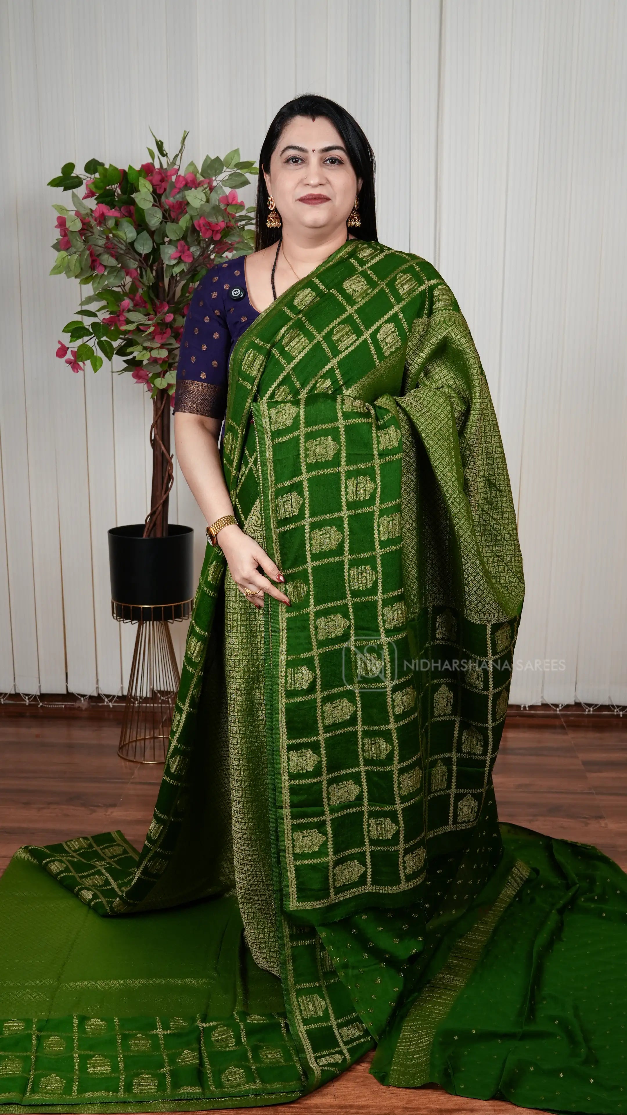 Crush Georgette Saree With Zari Checks And Temple Motif Weaving Border