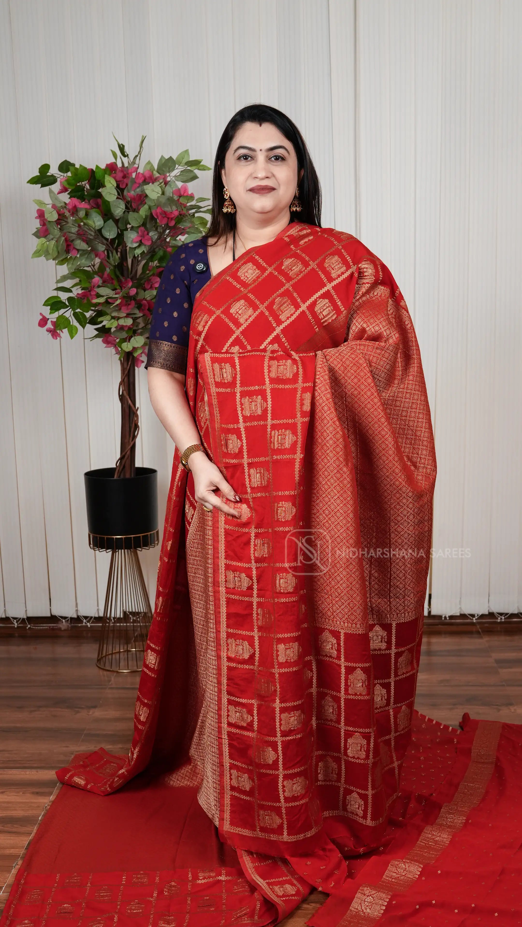 Crush Georgette Saree With Zari Checks And Temple Motif Weaving Border