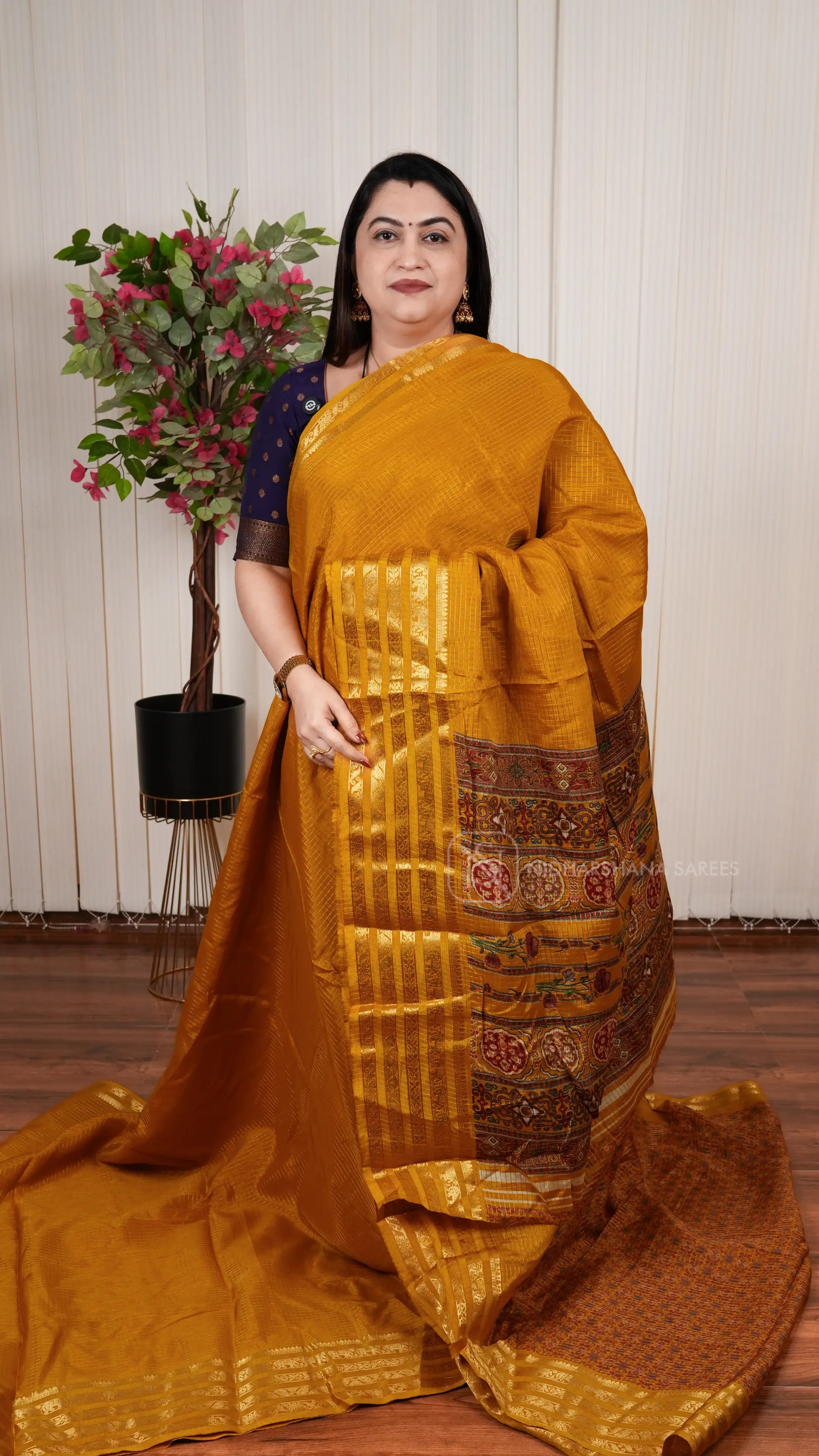 Muslin Georgette With Zari Checks And Zari Border