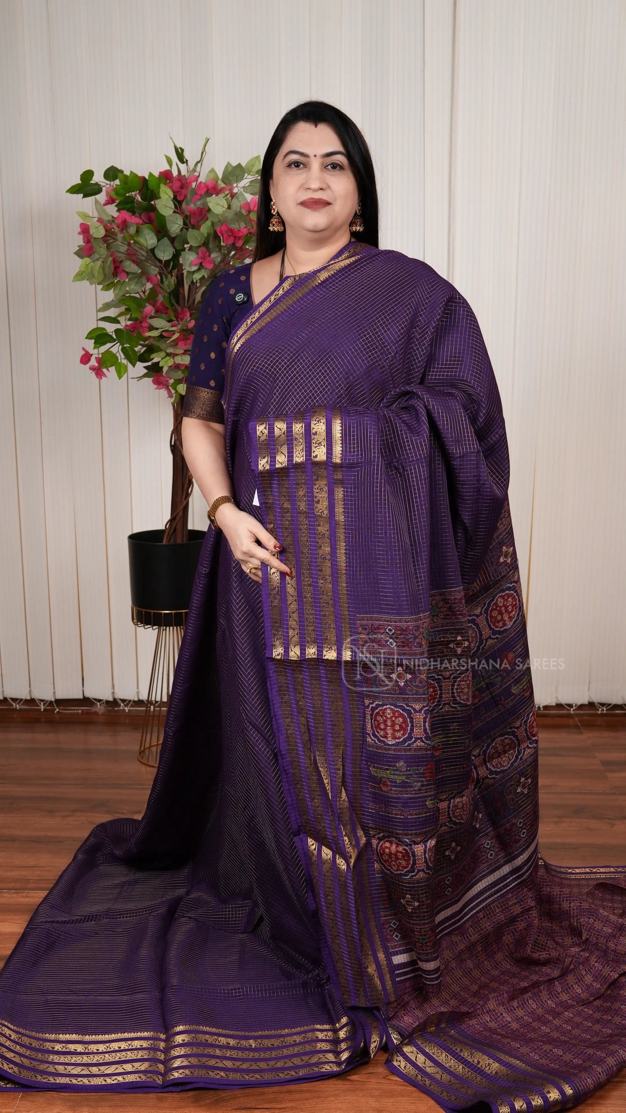 Muslin Georgette With Zari Checks And Zari Border