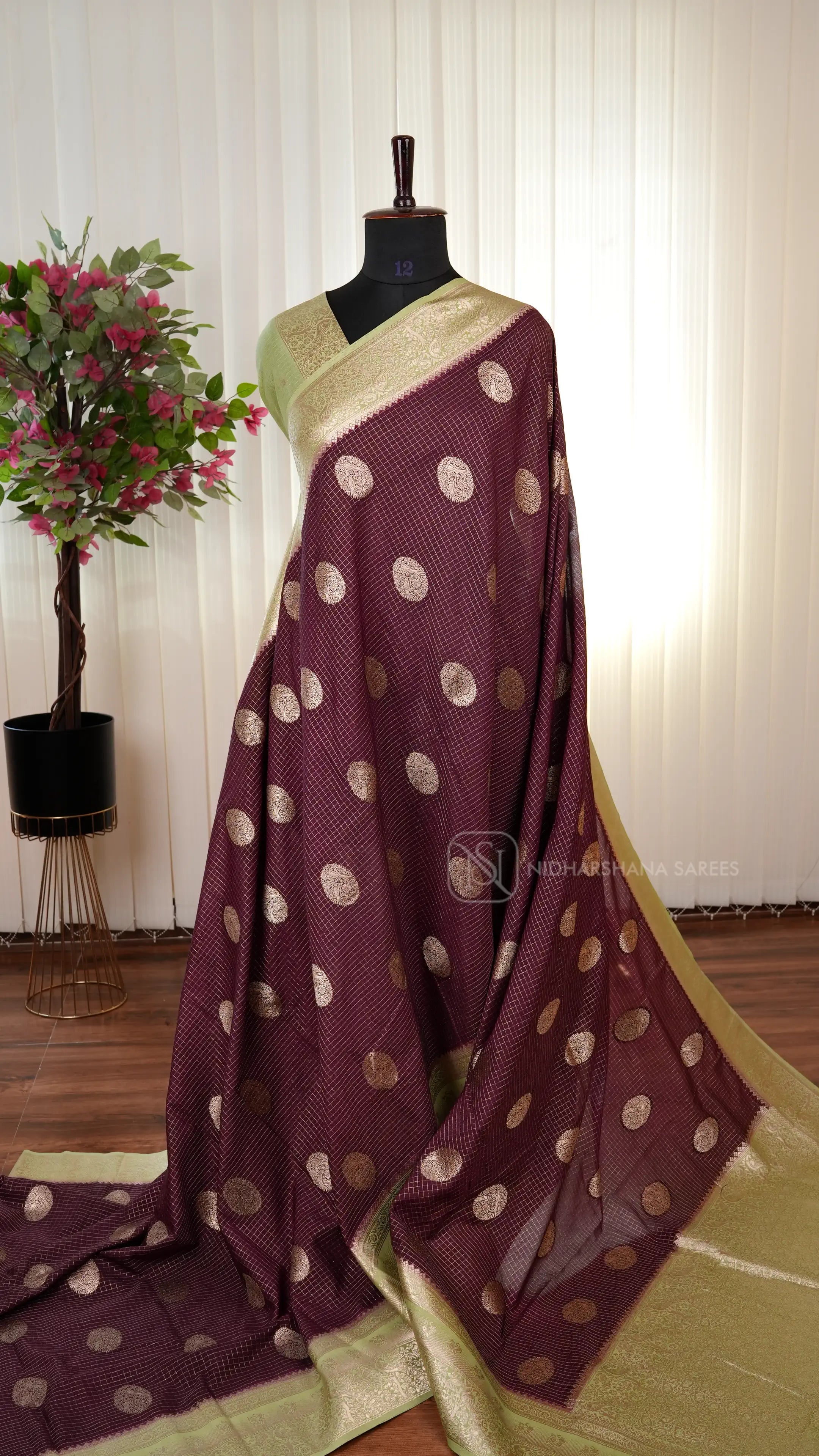 Semi Crepe Saree With Mini Zari Checks And Big Zari Butta And Contrast Border