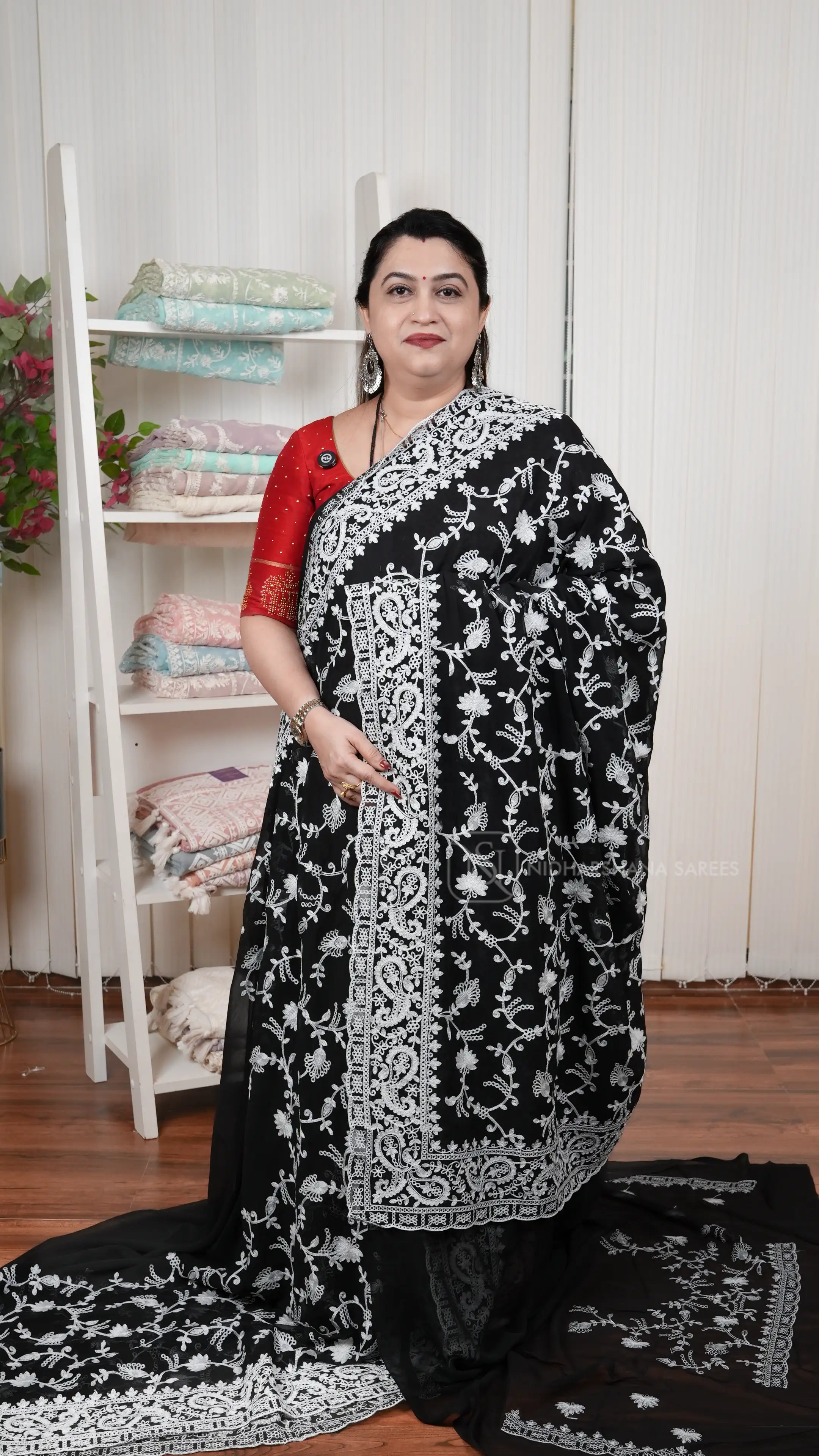 Lightweight Georgette Saree With Floral Embroidery