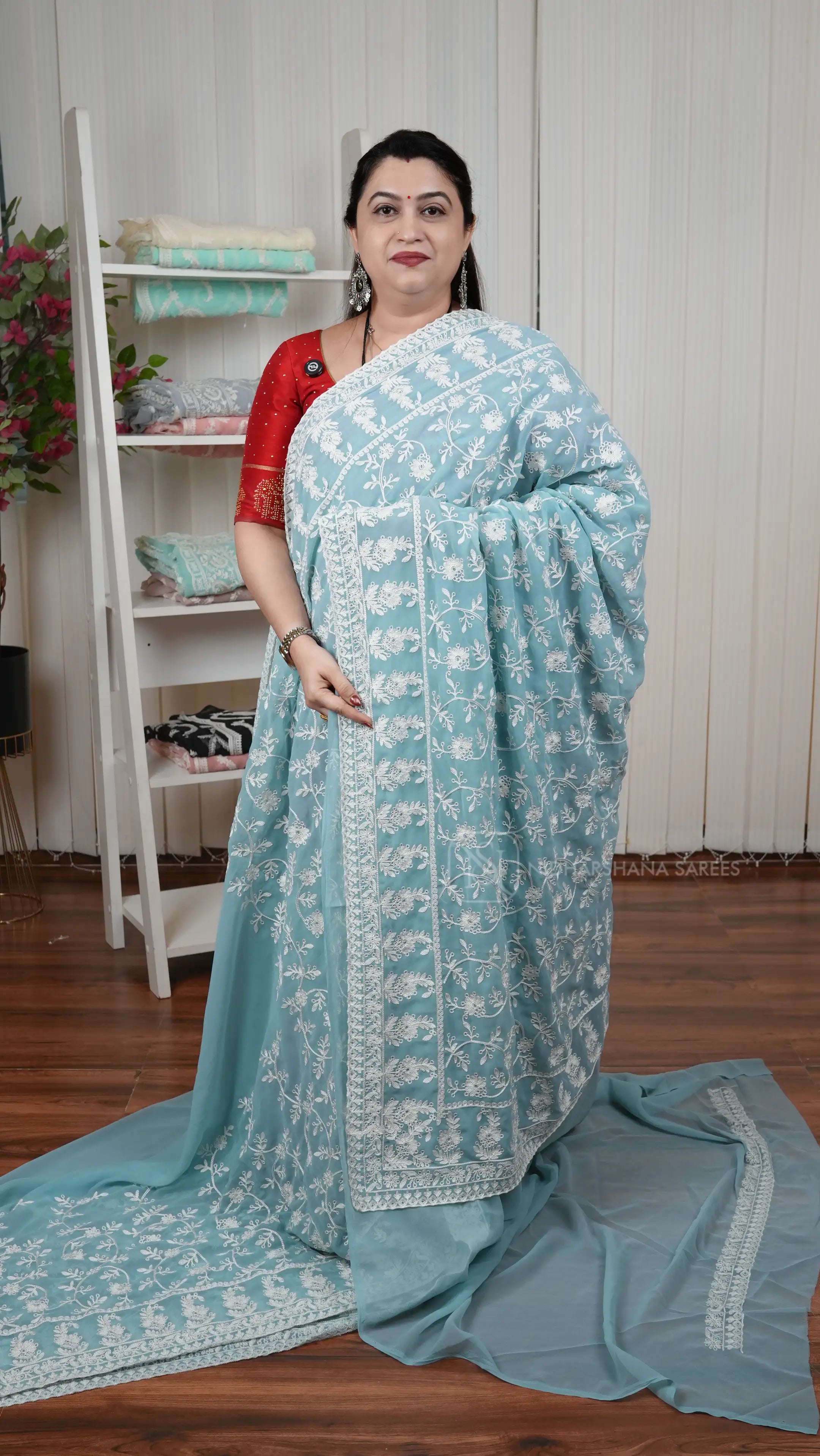 Georgette Party Wear Saree With Floral Embroidery Concept