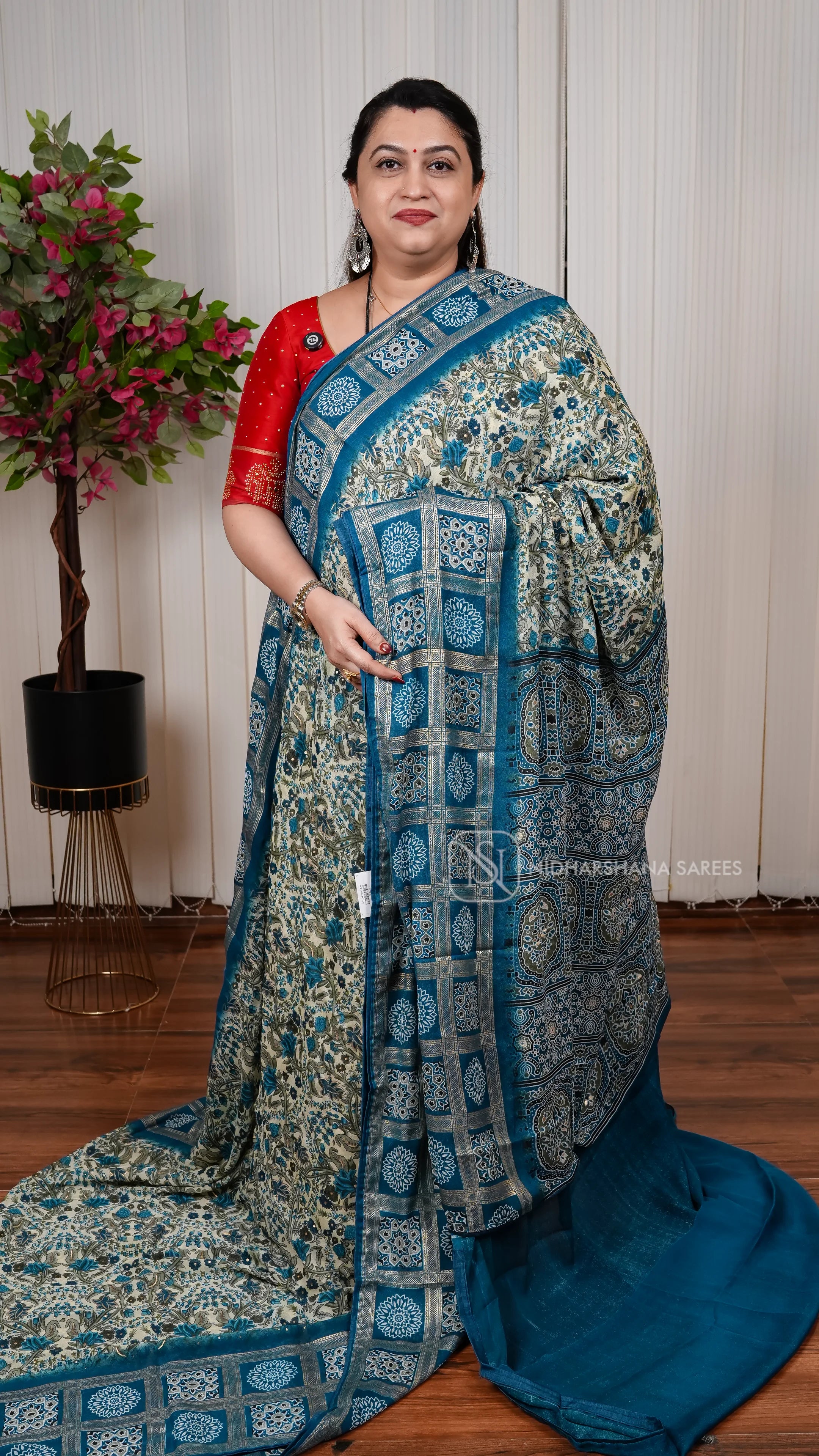 Semi Georgette Saree With Foil Print And Gharchola Pattern Borders