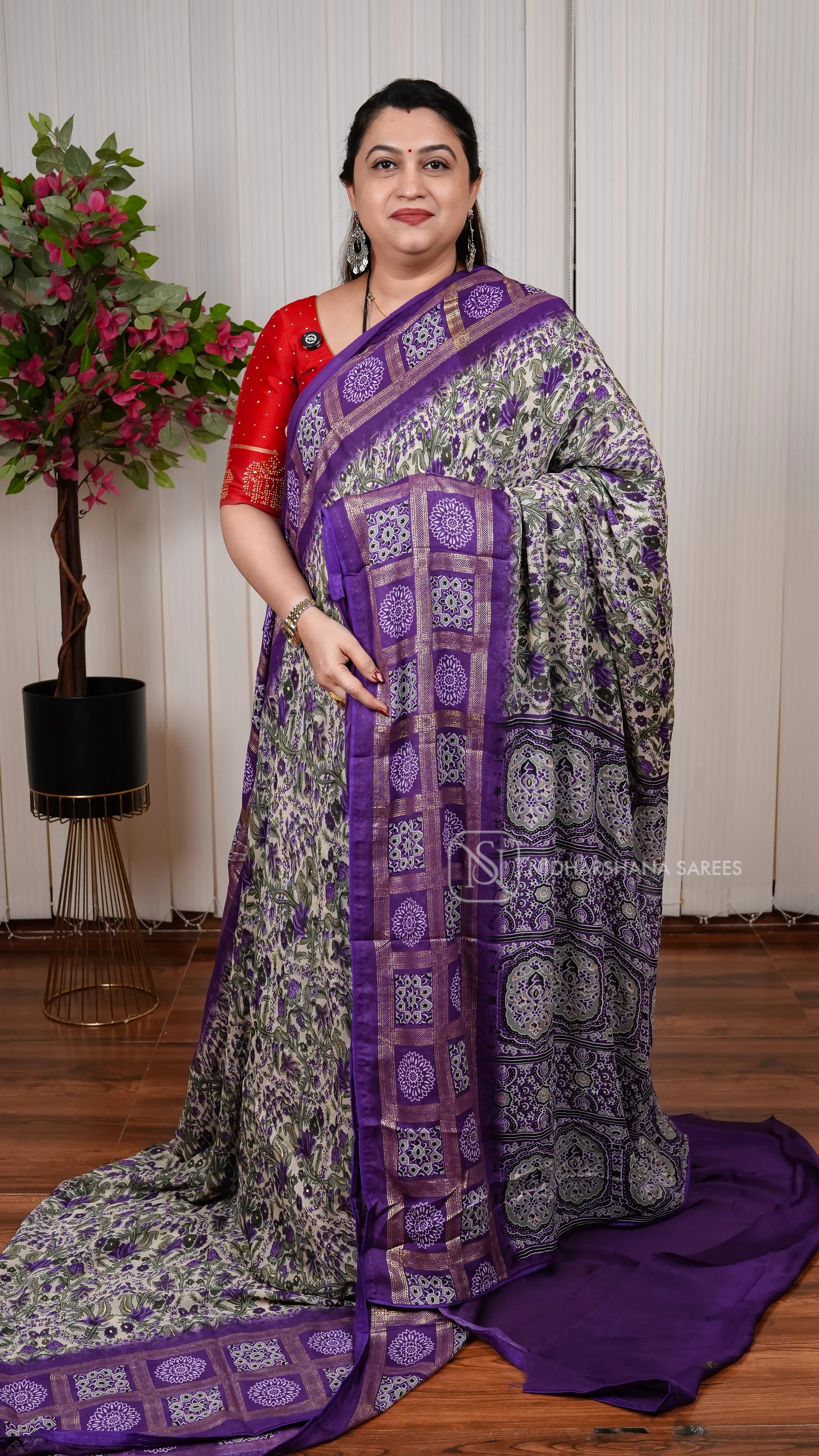 Semi Georgette Saree With Foil Print And Gharchola Pattern Borders