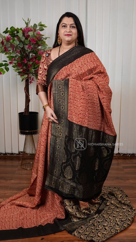 Pure Viscose Dola Saree With Traditional Floral Motif