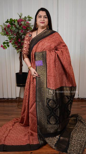 Pure Viscose Dola Saree With Floral Motif And Zari Border