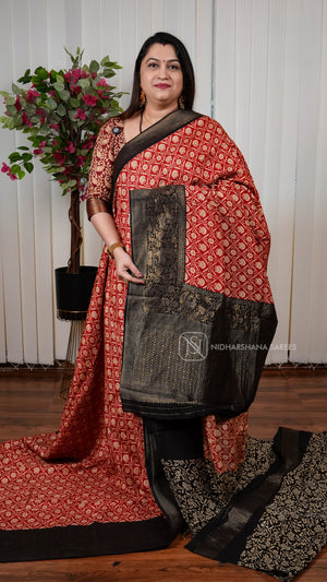Pure Viscose Dola Saree With Floral Motif And Zari Border