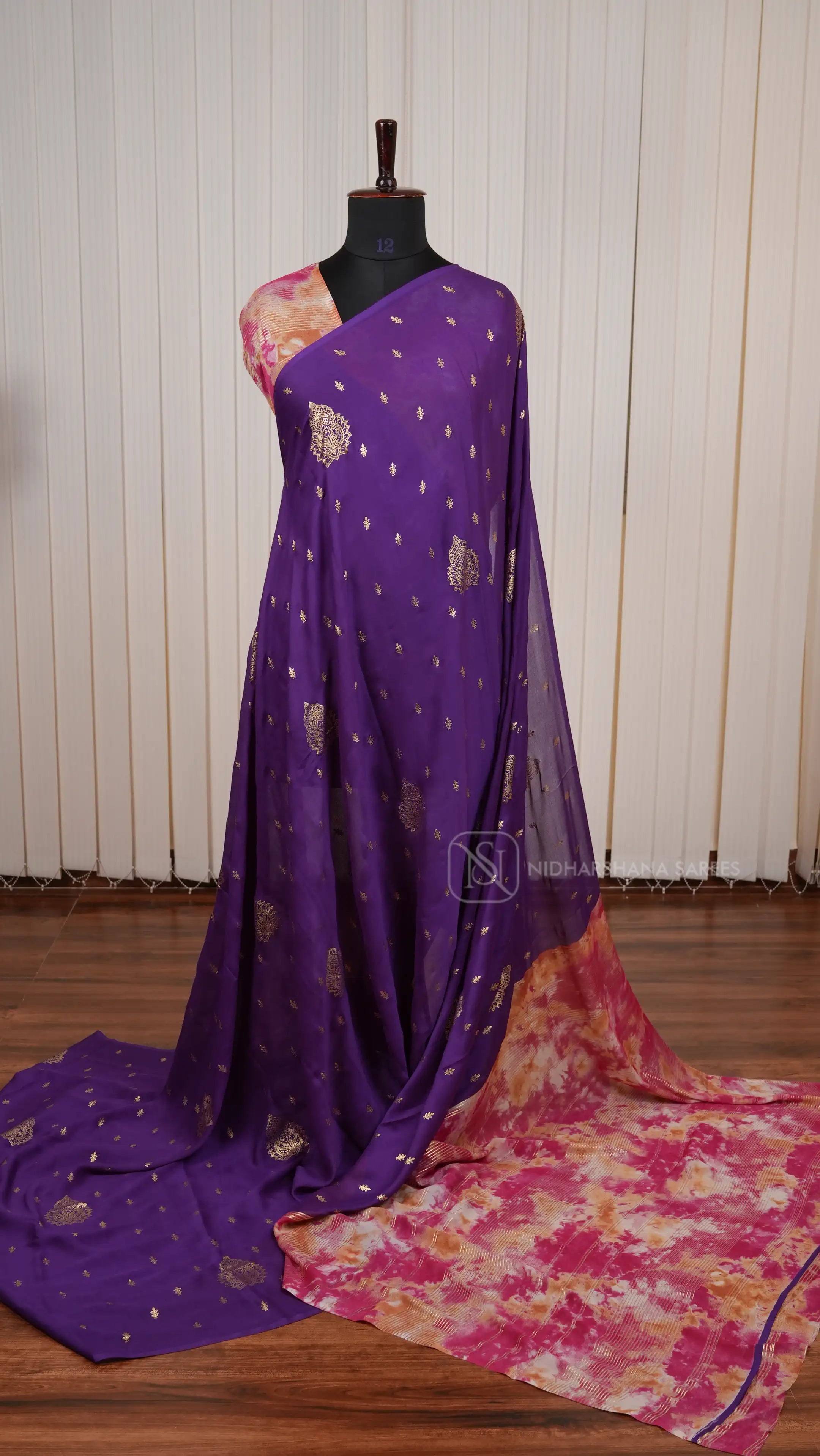 Light Weight Georgette With Foil Print Concept And Contrast Blouse