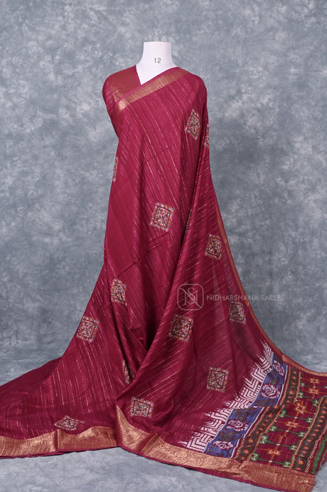 Semi Dola With Zari Lines And Zari Border
